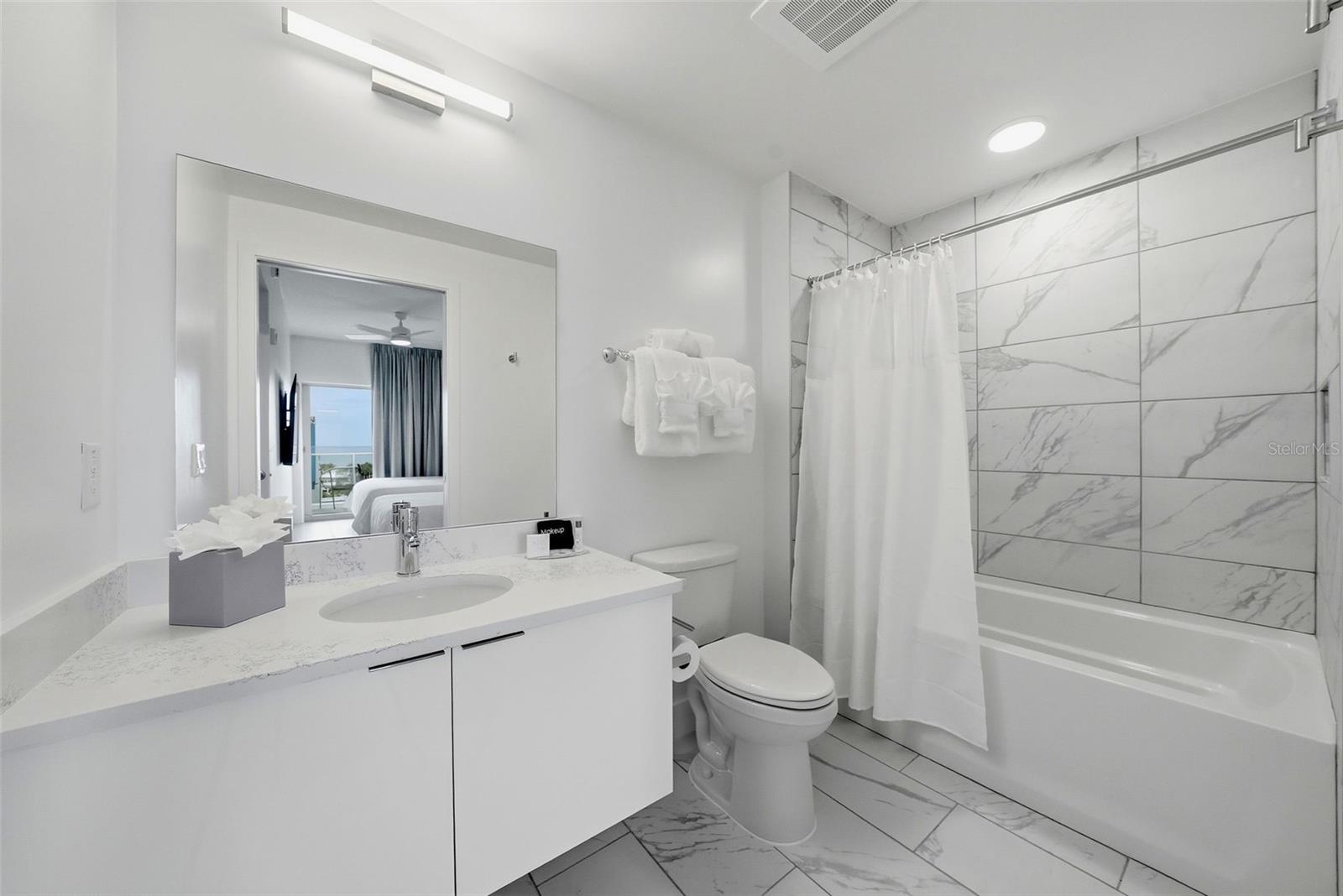 411 E SHORE DR #410, CLEARWATER BEACH, FL, 33767