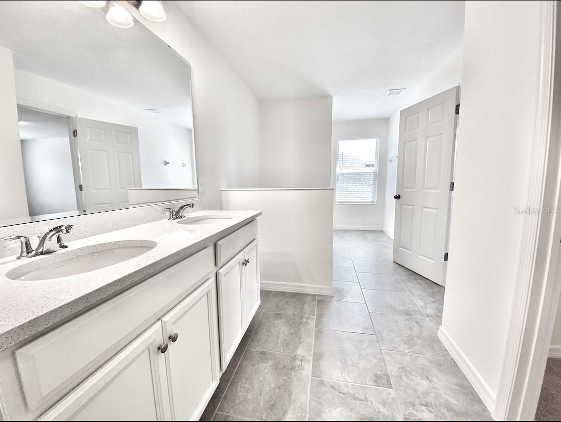 924 AVENAL LN, DAVENPORT, FL, 33837