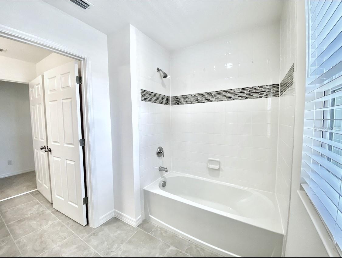 924 AVENAL LN, DAVENPORT, FL, 33837