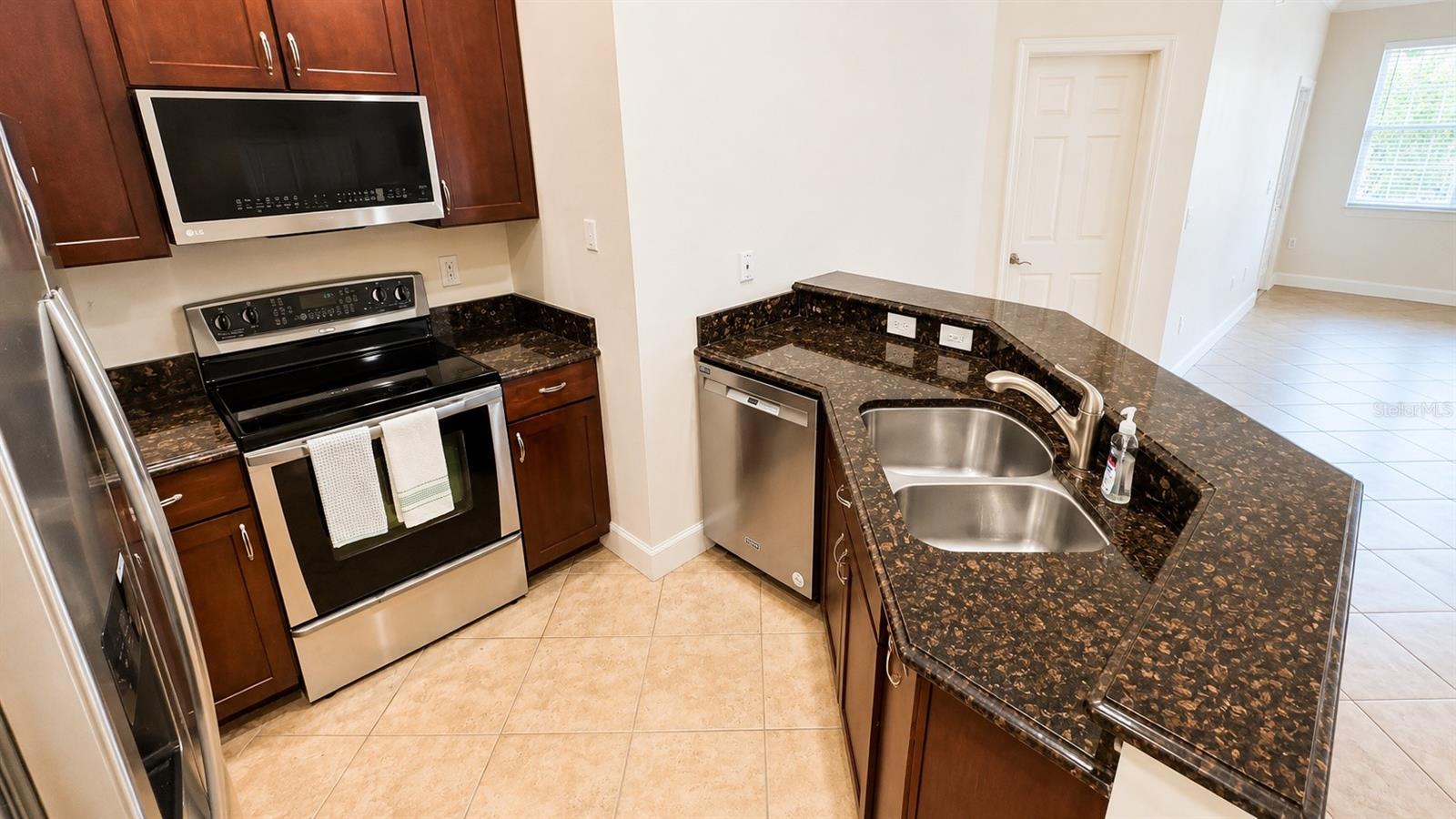 7919 LIMESTONE LN #13-204, SARASOTA, FL, 34233