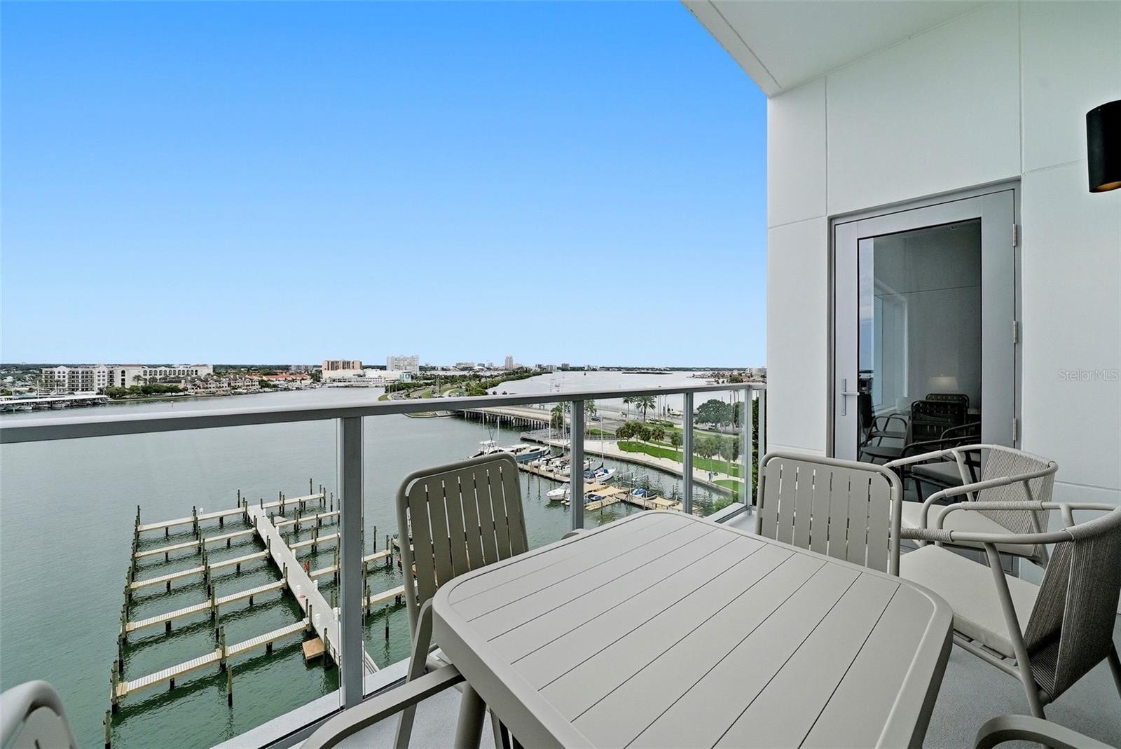 411 E SHORE DR #411, CLEARWATER BEACH, FL, 33767