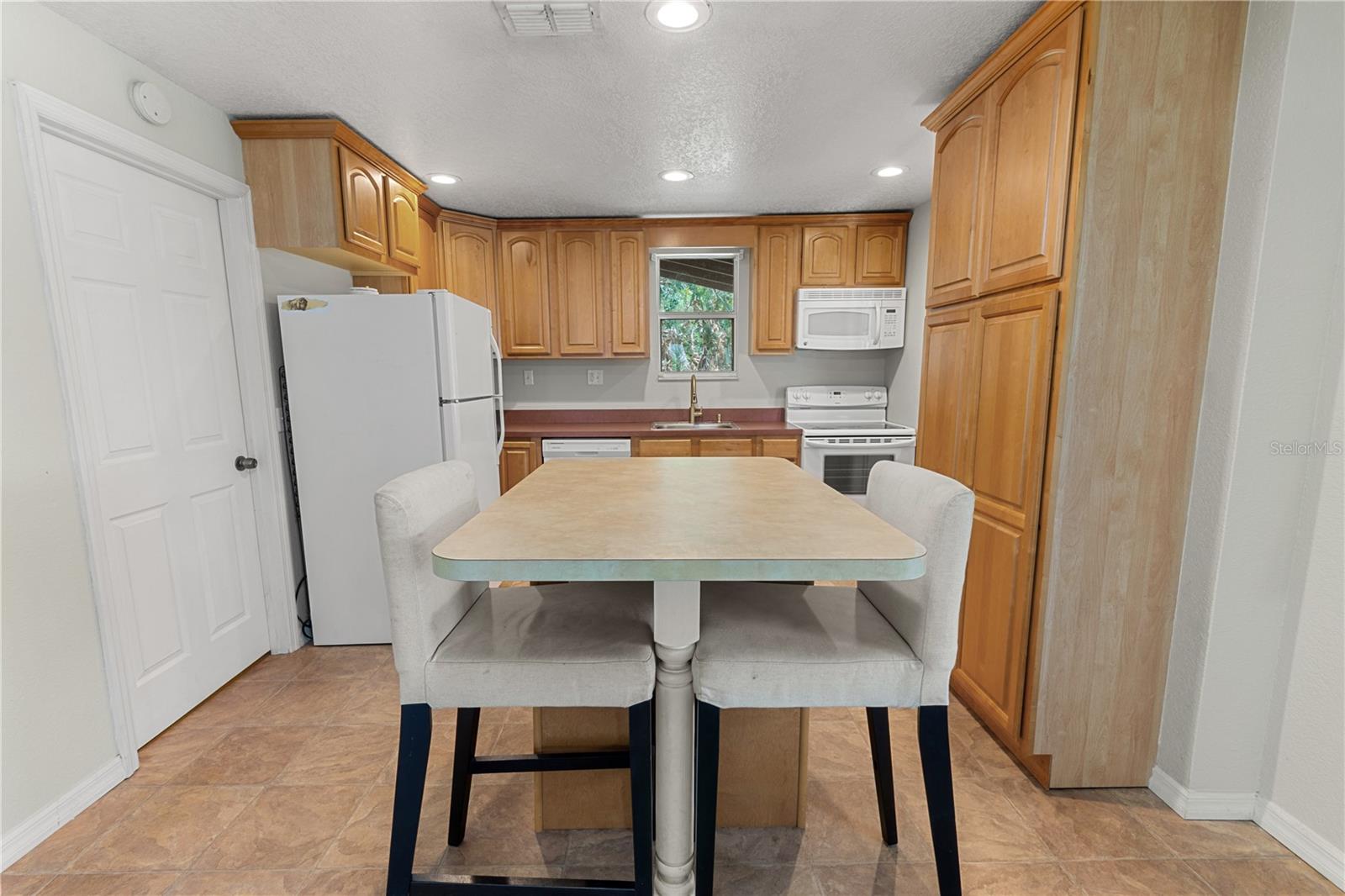 30 E 8TH ST, FROSTPROOF, FL, 33843