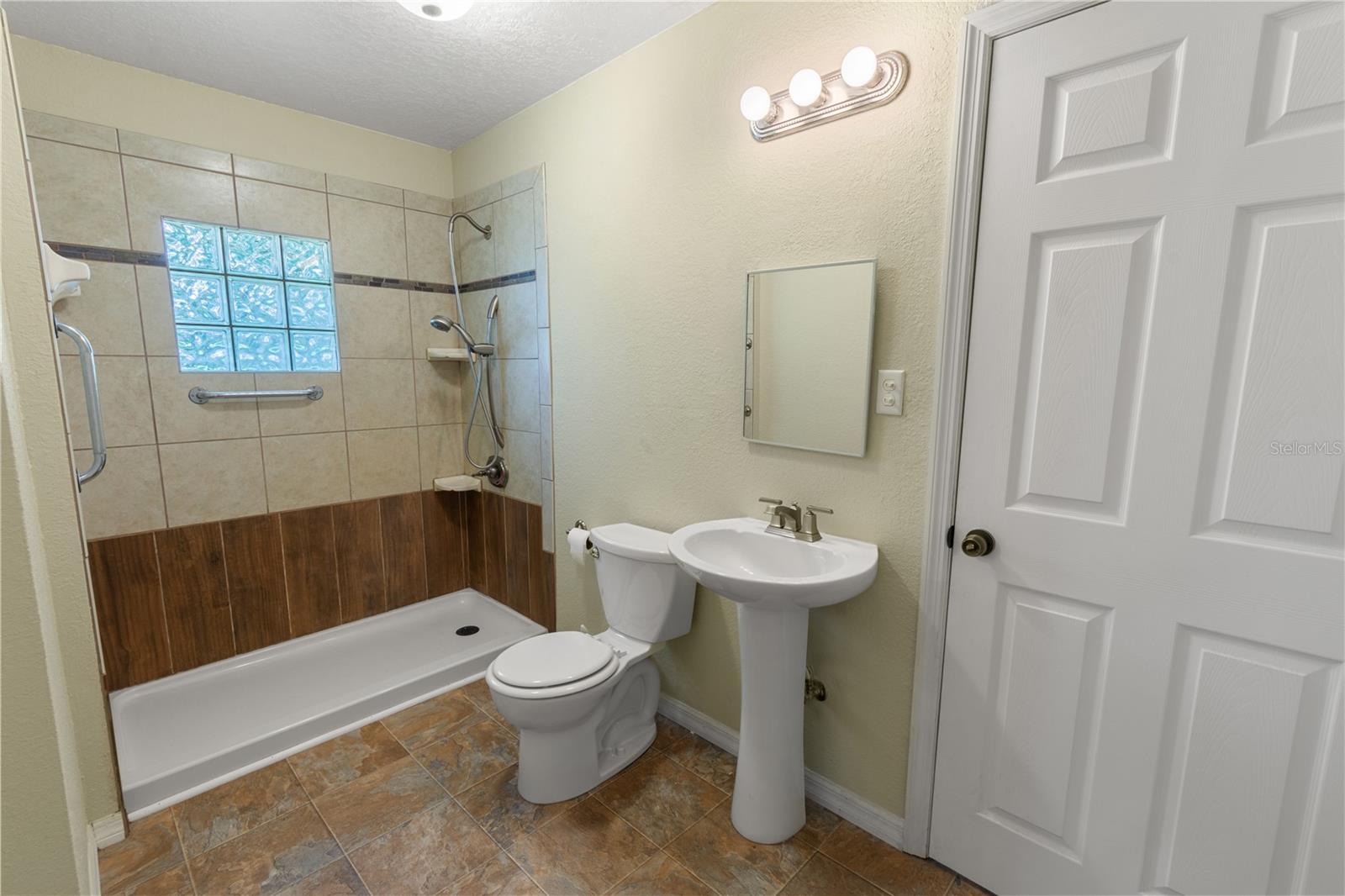 30 E 8TH ST, FROSTPROOF, FL, 33843