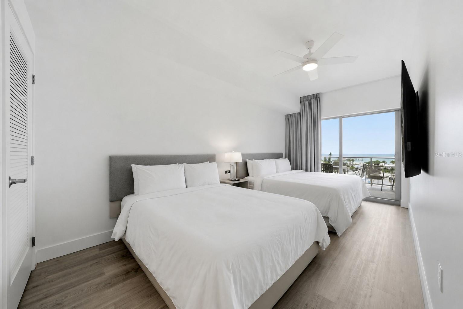 411 E SHORE DR #512, CLEARWATER BEACH, FL, 33767