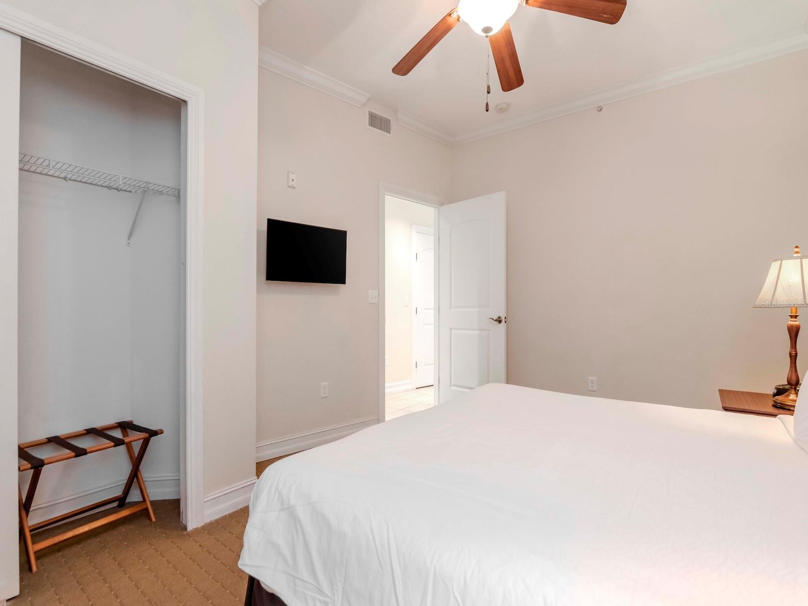 13941 CLUBHOUSE DR #102, TAMPA, FL, 33618