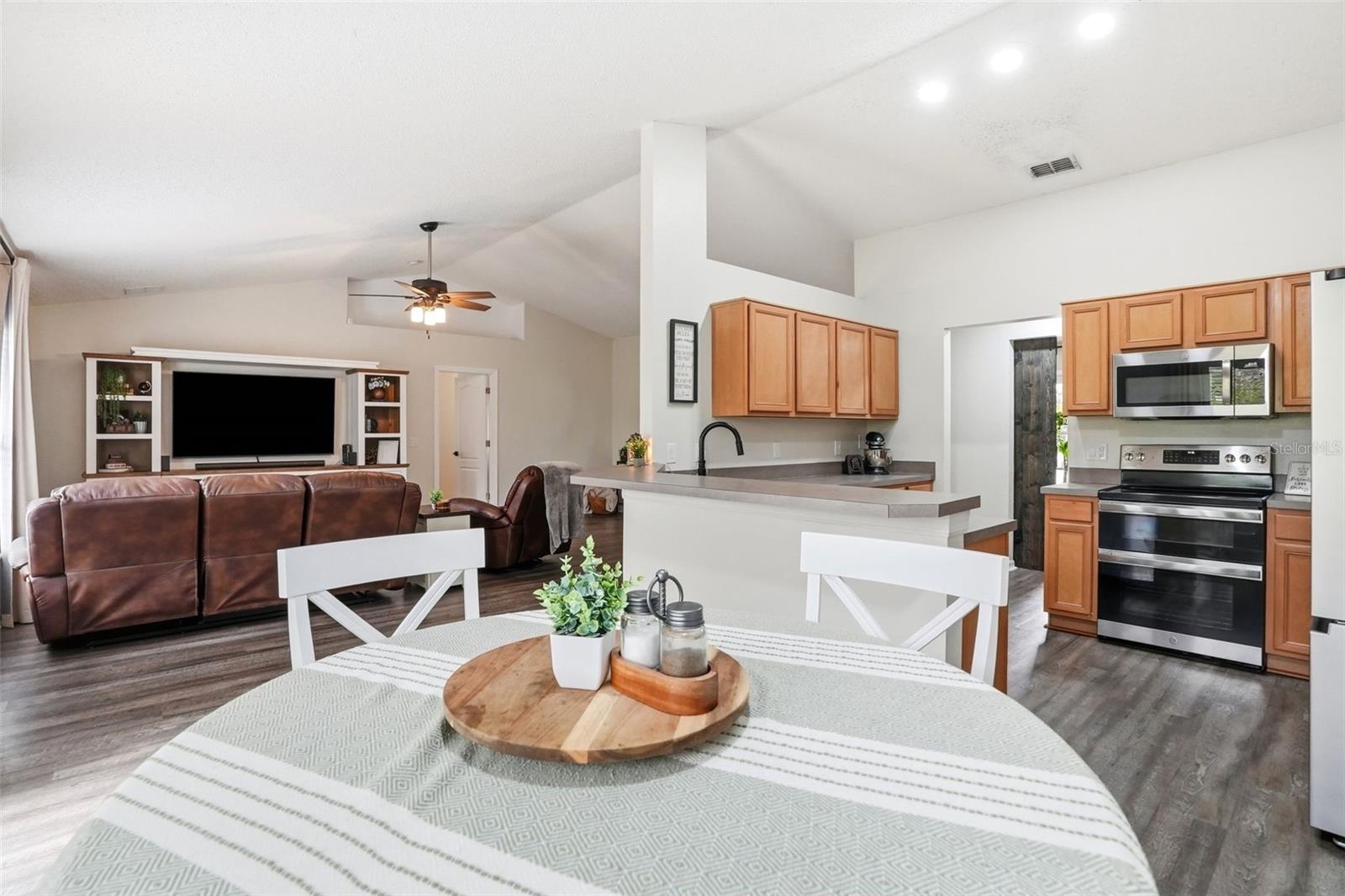 1917 SOUTHERN OAK LOOP, MINNEOLA, FL, 34715