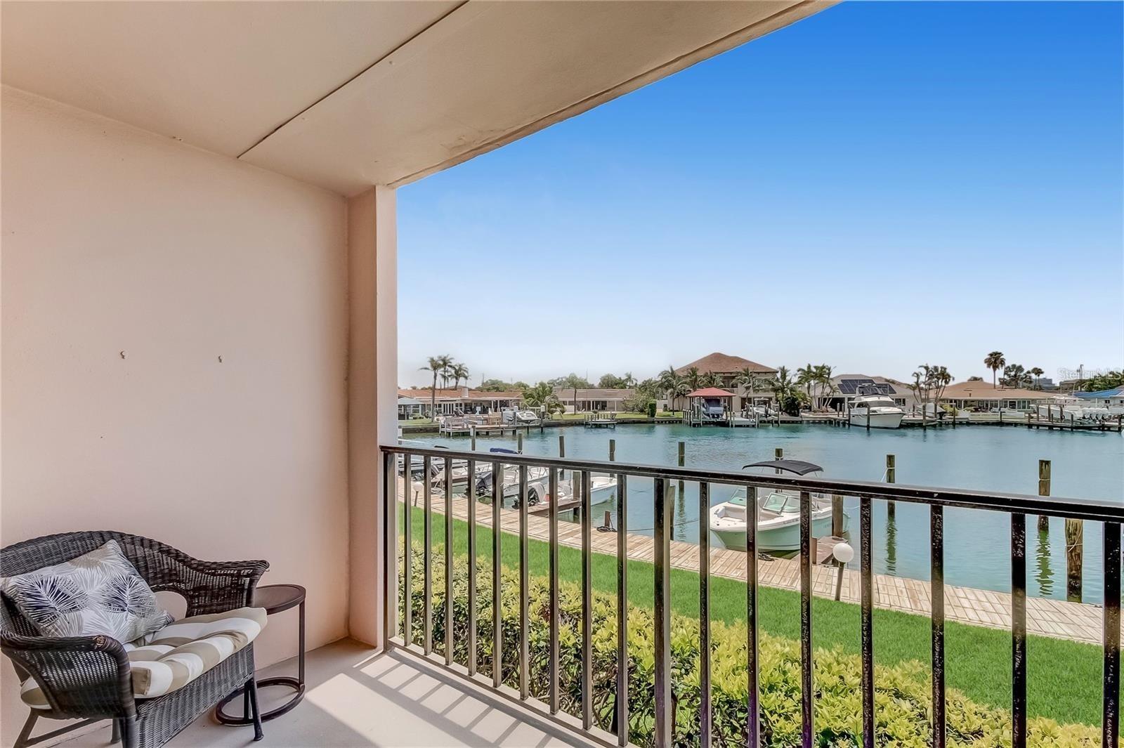 51 ISLAND WAY #104, CLEARWATER BEACH, FL, 33767