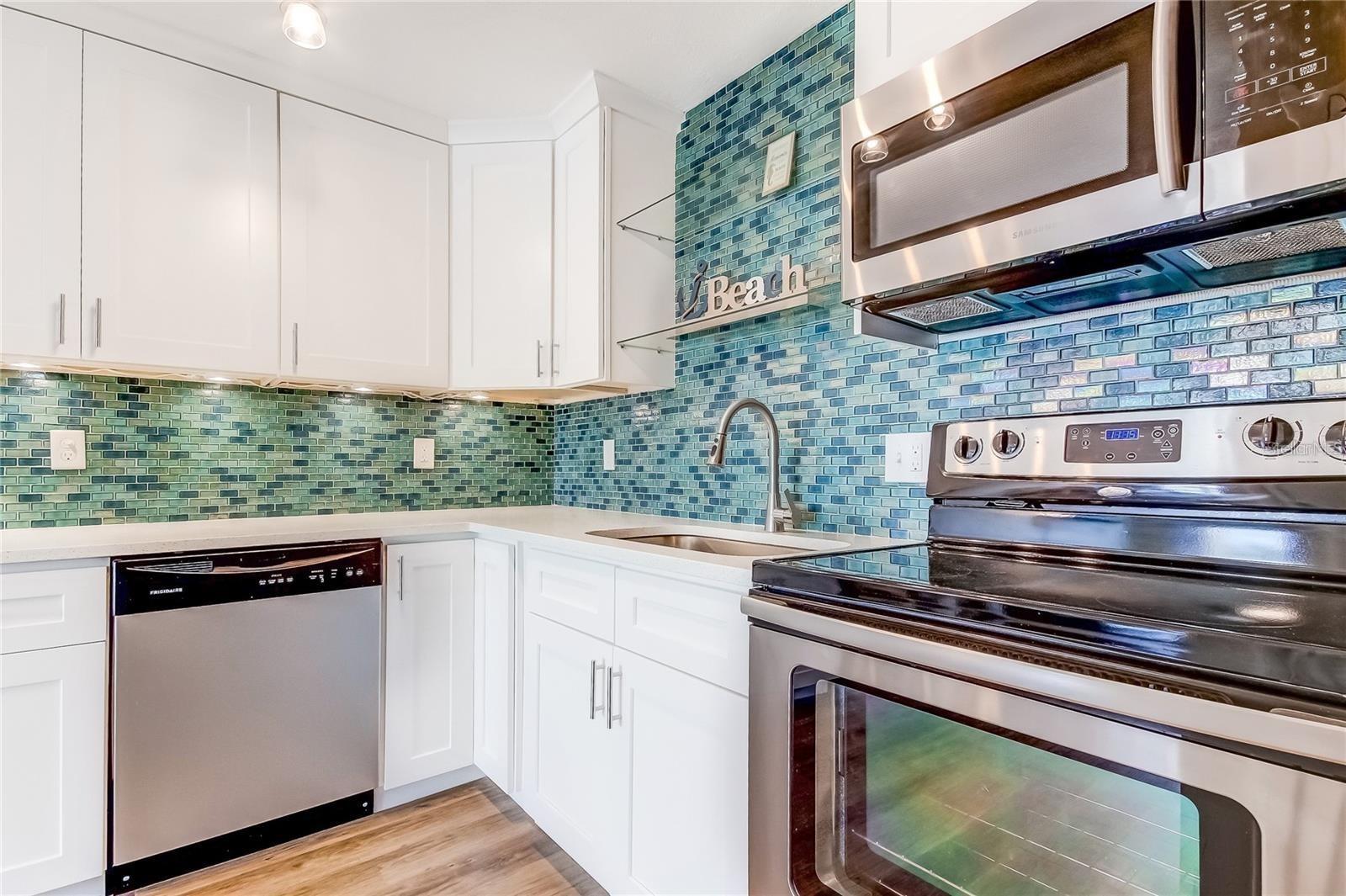 51 ISLAND WAY #104, CLEARWATER BEACH, FL, 33767