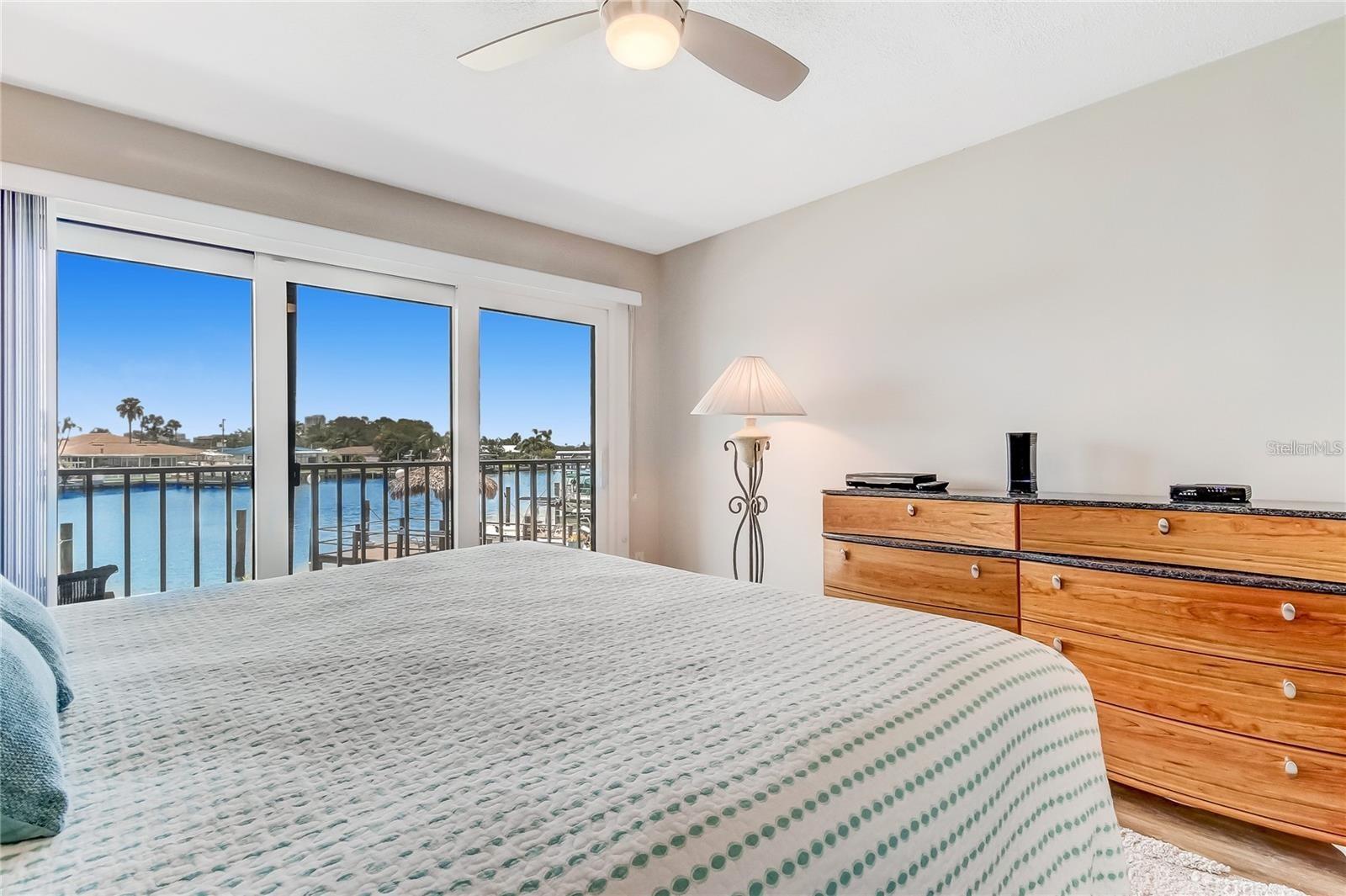 51 ISLAND WAY #104, CLEARWATER BEACH, FL, 33767