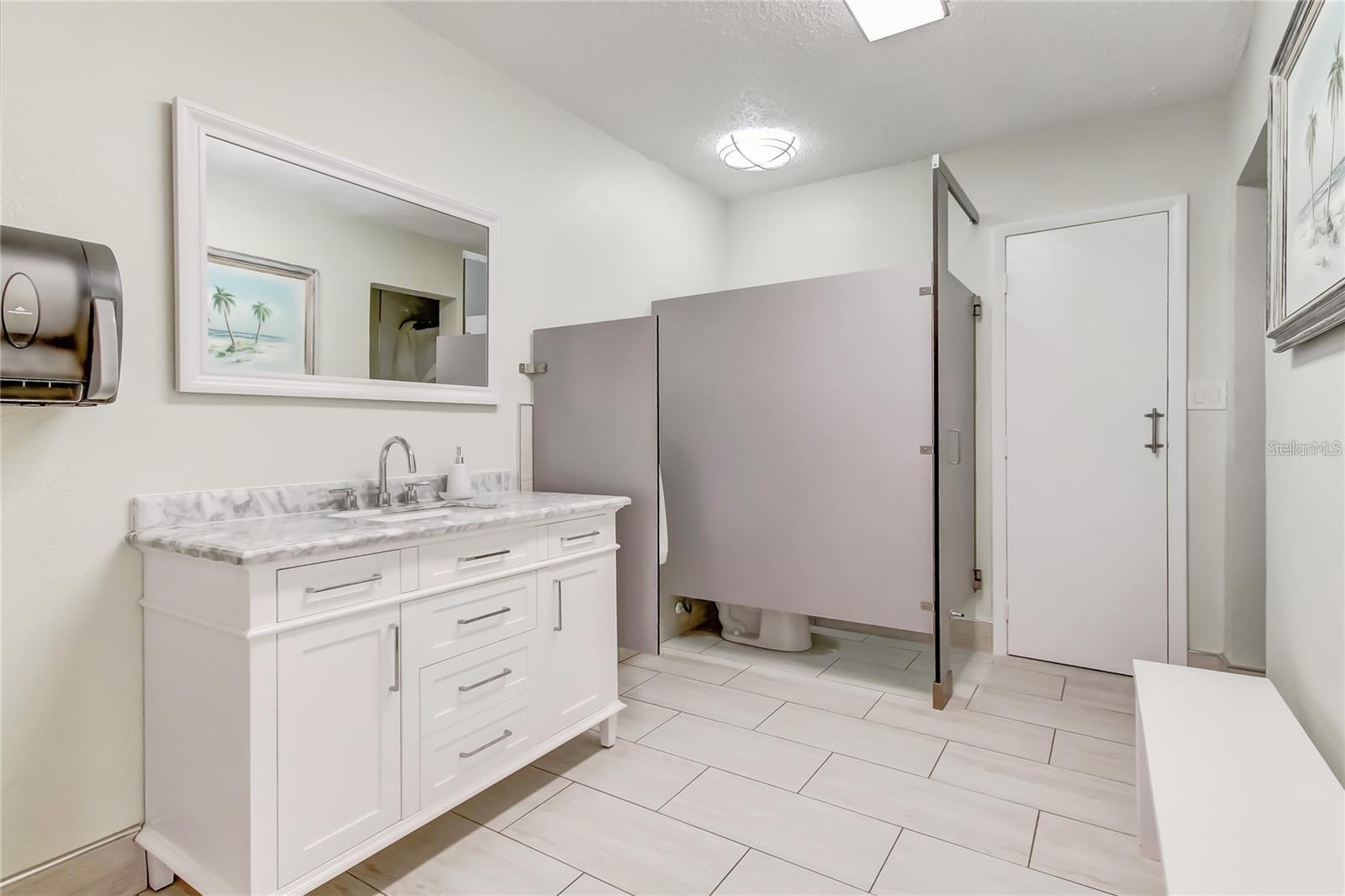 51 ISLAND WAY #104, CLEARWATER BEACH, FL, 33767