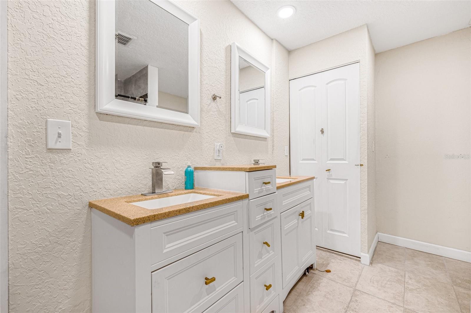 3301 9TH AVE N, ST PETERSBURG, FL, 33713