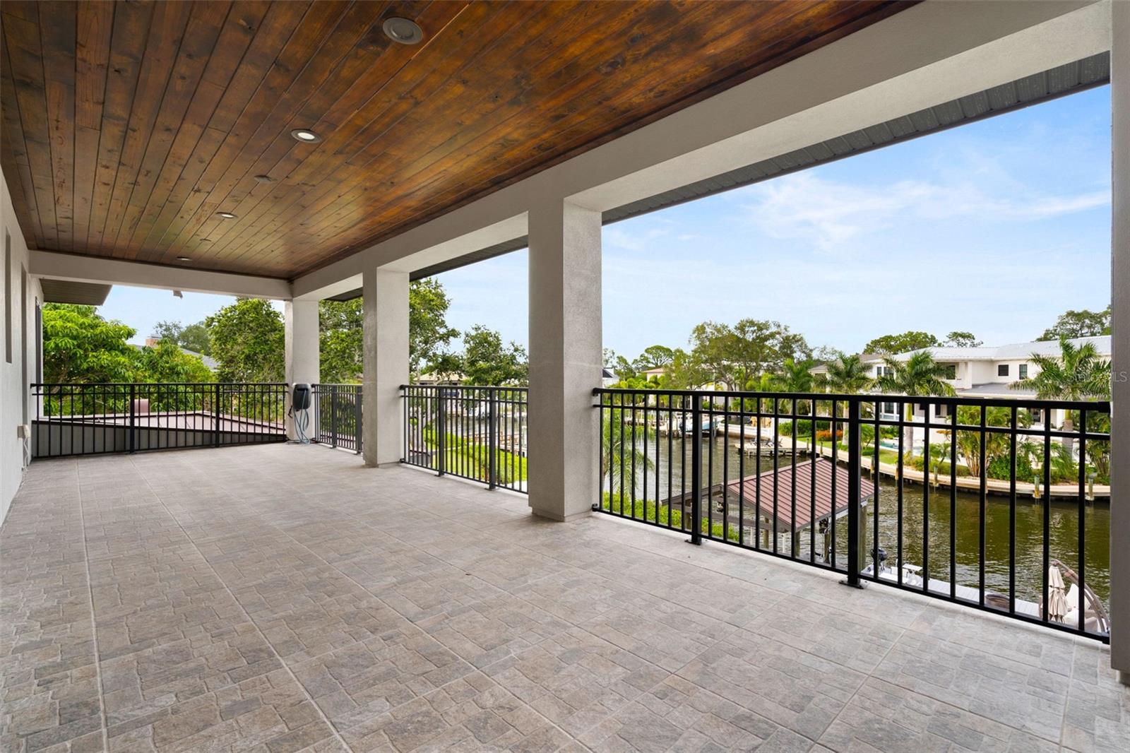 4905 W SPRING LAKE DR, TAMPA, FL, 33629
