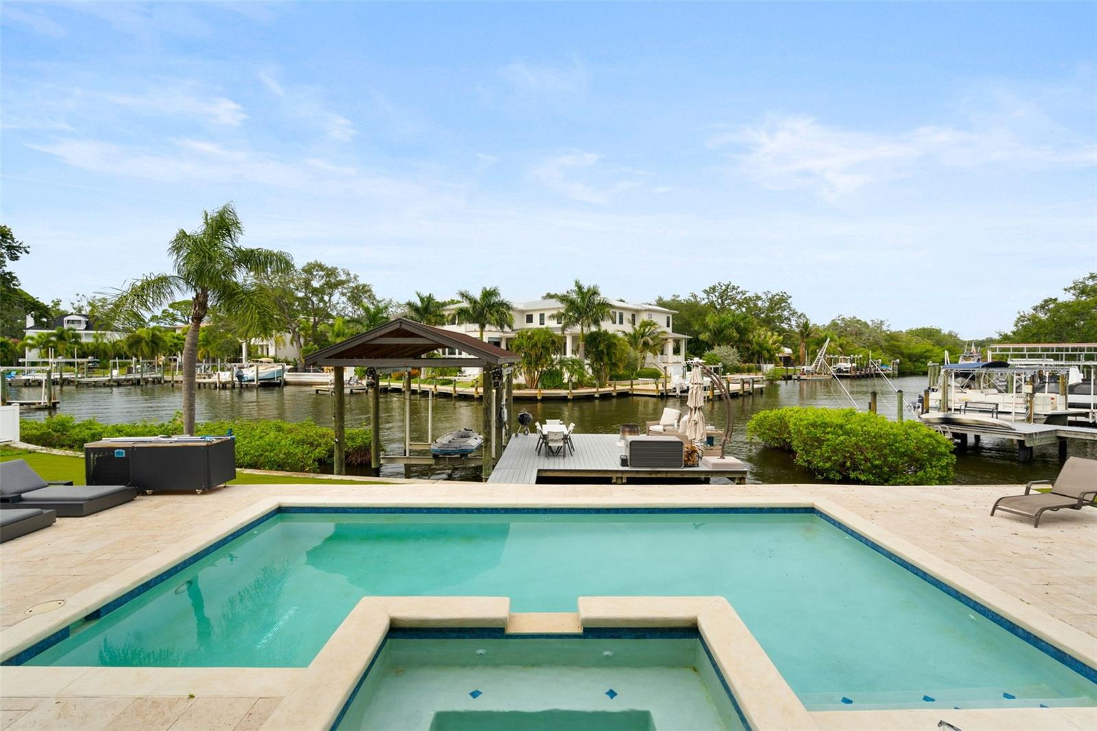 4905 W SPRING LAKE DR, TAMPA, FL, 33629