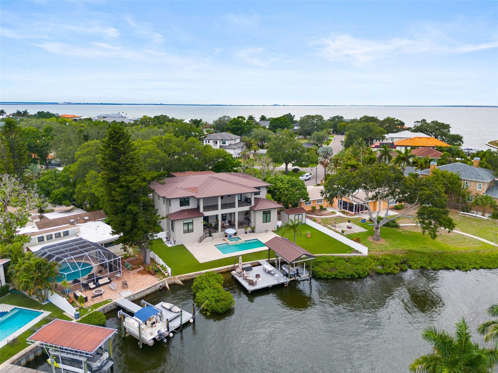 4905 W SPRING LAKE DR, TAMPA, FL, 33629