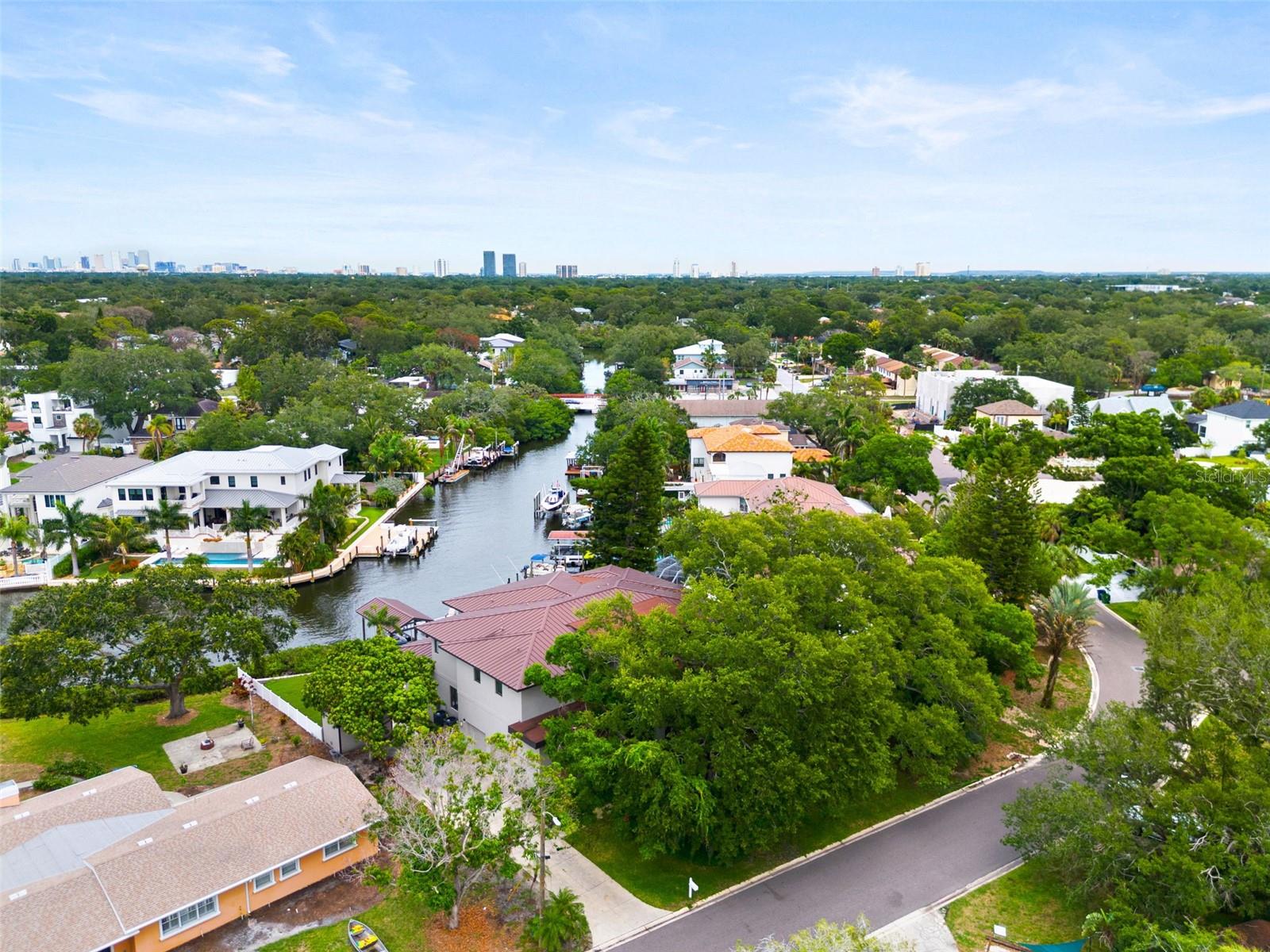 4905 W SPRING LAKE DR, TAMPA, FL, 33629