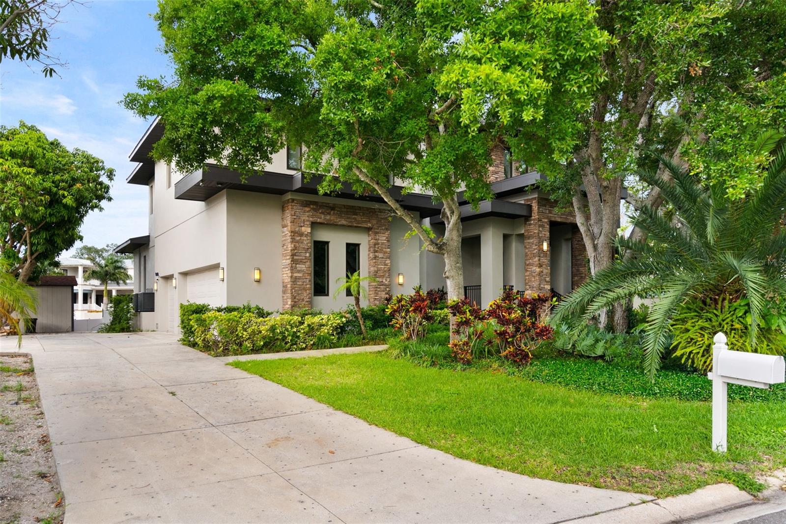 4905 W SPRING LAKE DR, TAMPA, FL, 33629