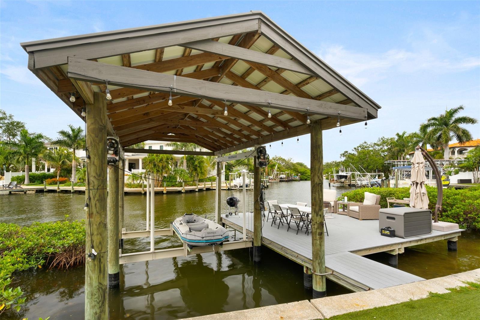 4905 W SPRING LAKE DR, TAMPA, FL, 33629