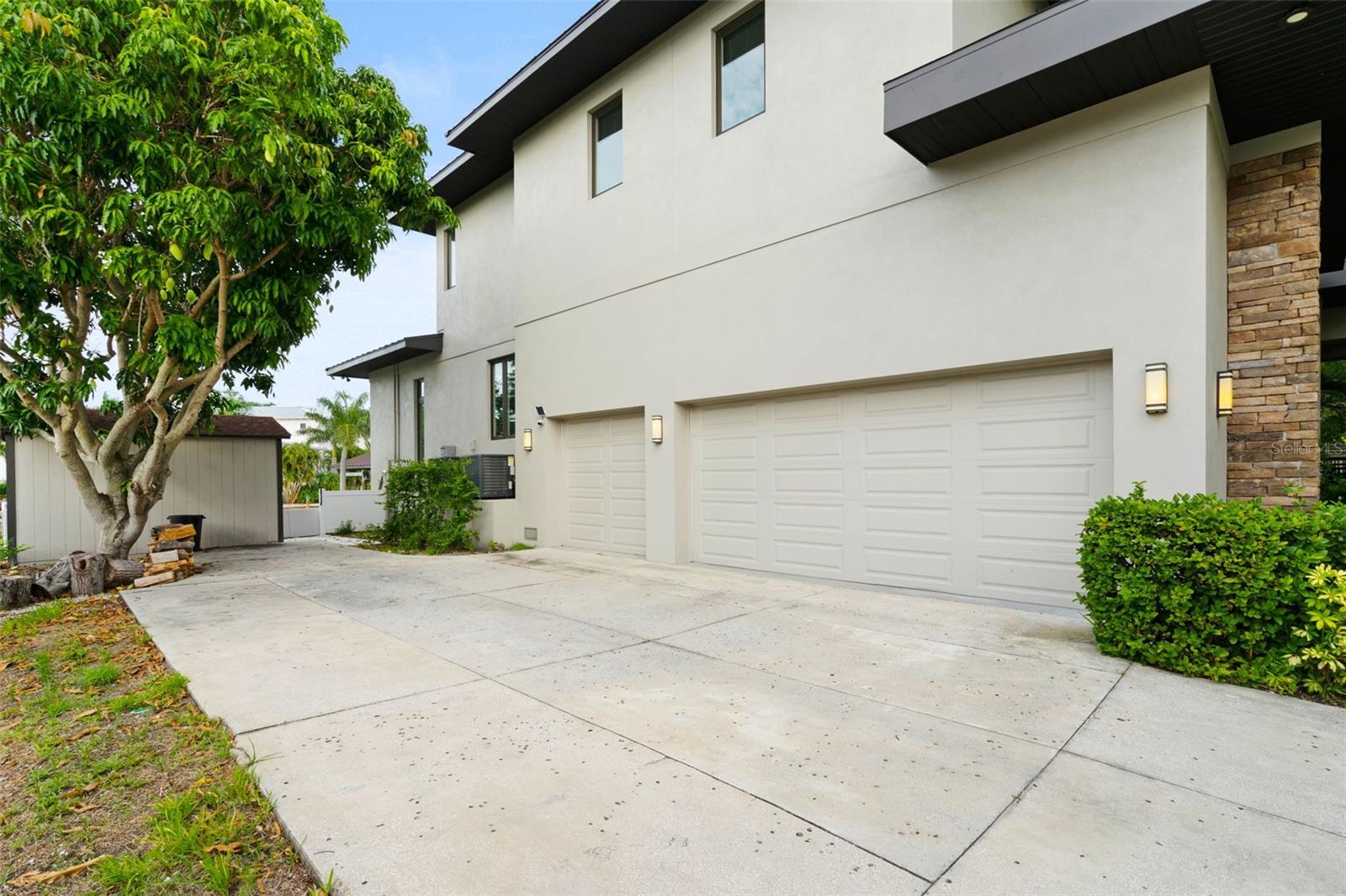 4905 W SPRING LAKE DR, TAMPA, FL, 33629