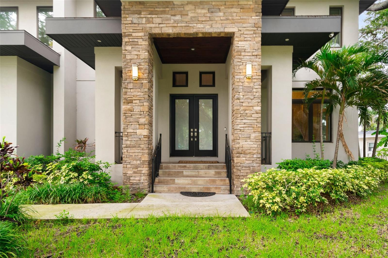 4905 W SPRING LAKE DR, TAMPA, FL, 33629