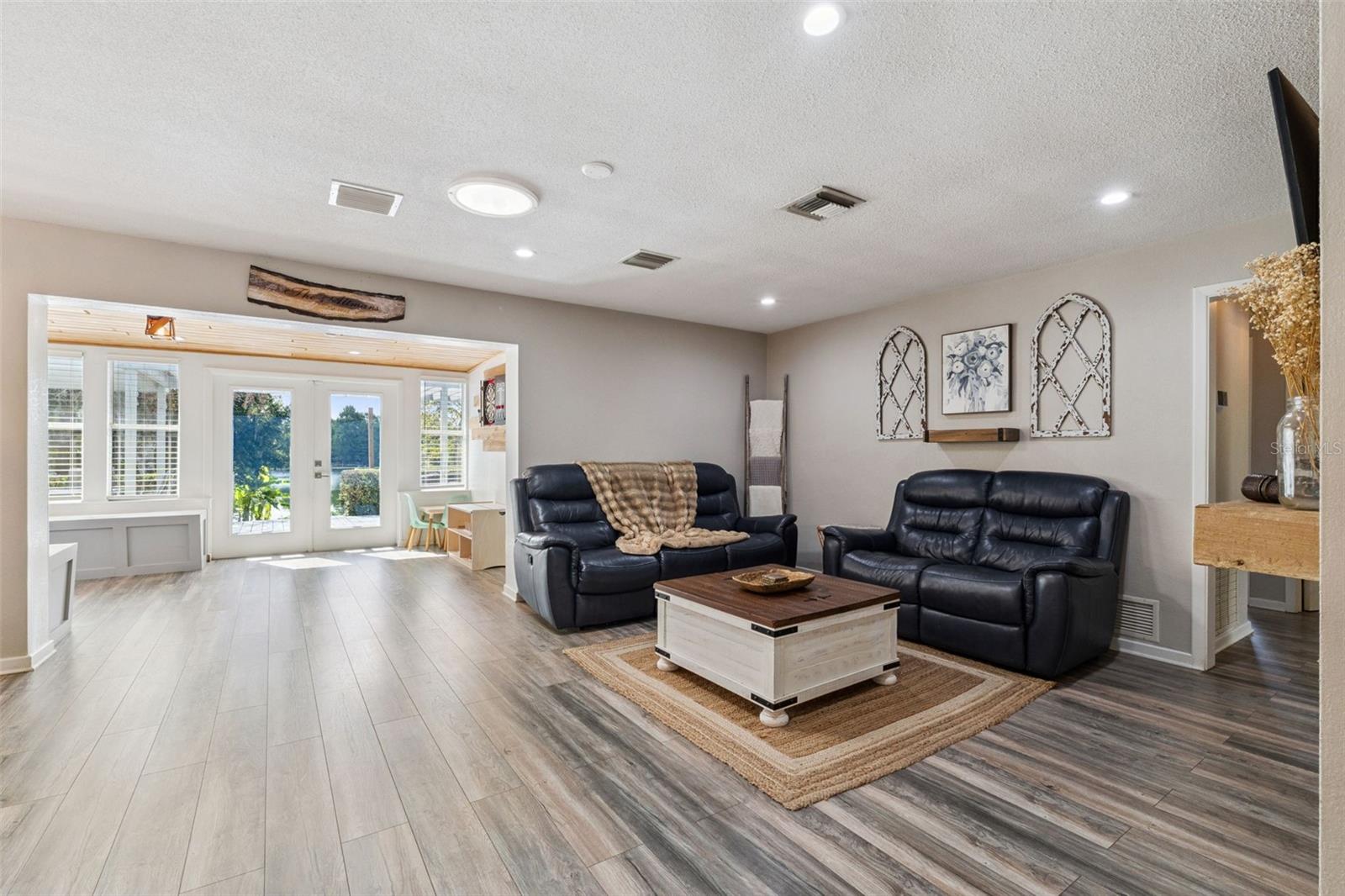 2609 S CRYSTAL LAKE DR, ORLANDO, FL, 32806