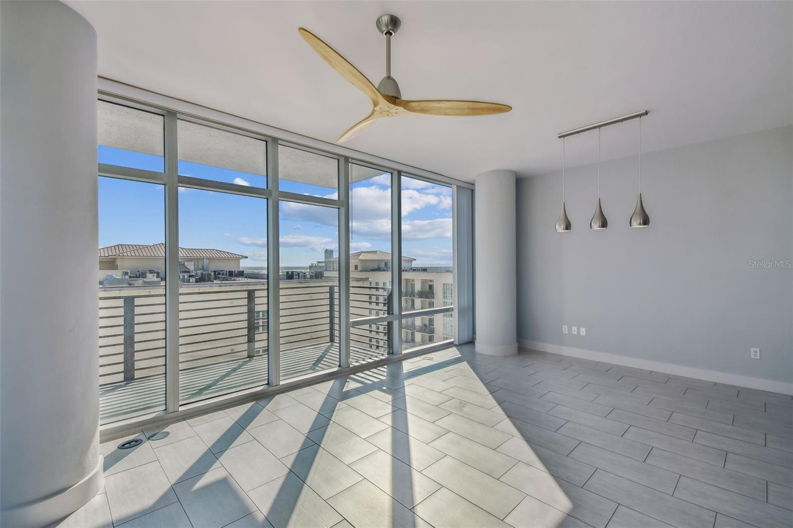 GRAND CENTRAL AT KENNEDY RESID, TAMPA, FL, 33602