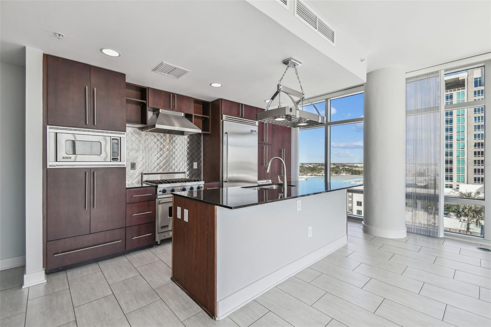 GRAND CENTRAL AT KENNEDY RESID, TAMPA, FL, 33602