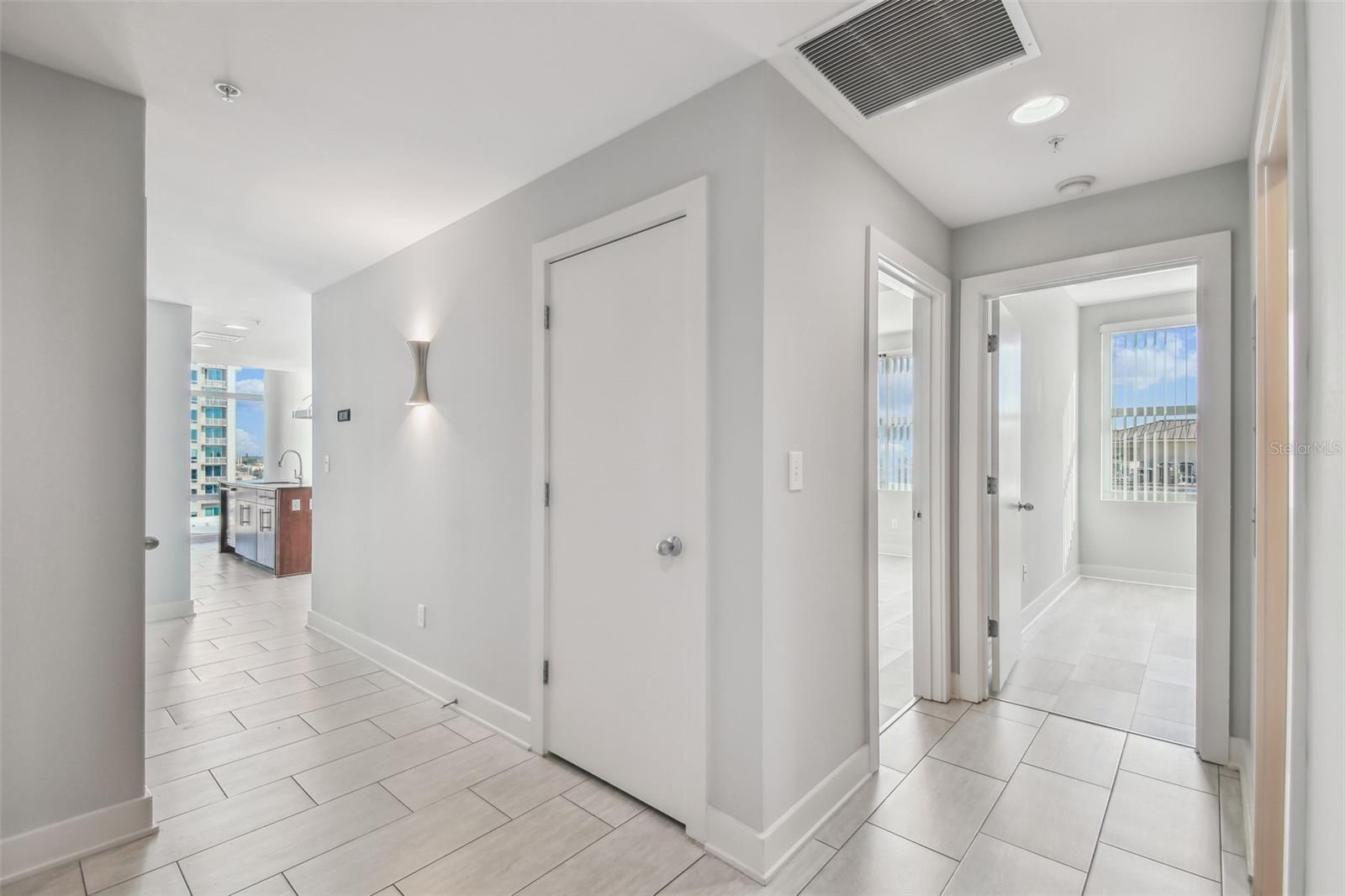 GRAND CENTRAL AT KENNEDY RESID, TAMPA, FL, 33602
