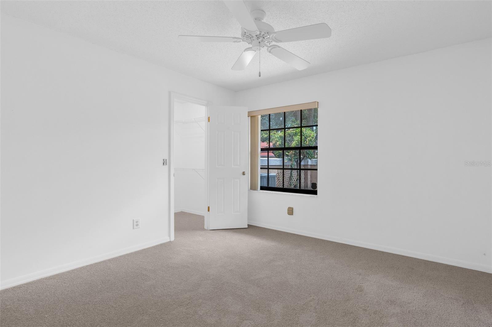 8237 BREEZE COVE LN, ORLANDO, FL, 32819