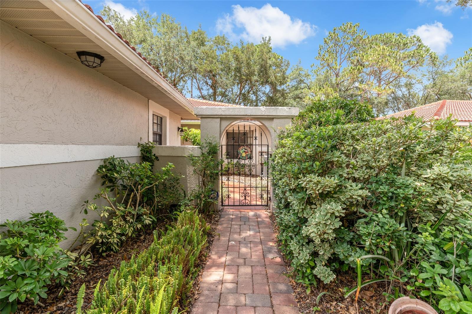 8237 BREEZE COVE LN, ORLANDO, FL, 32819