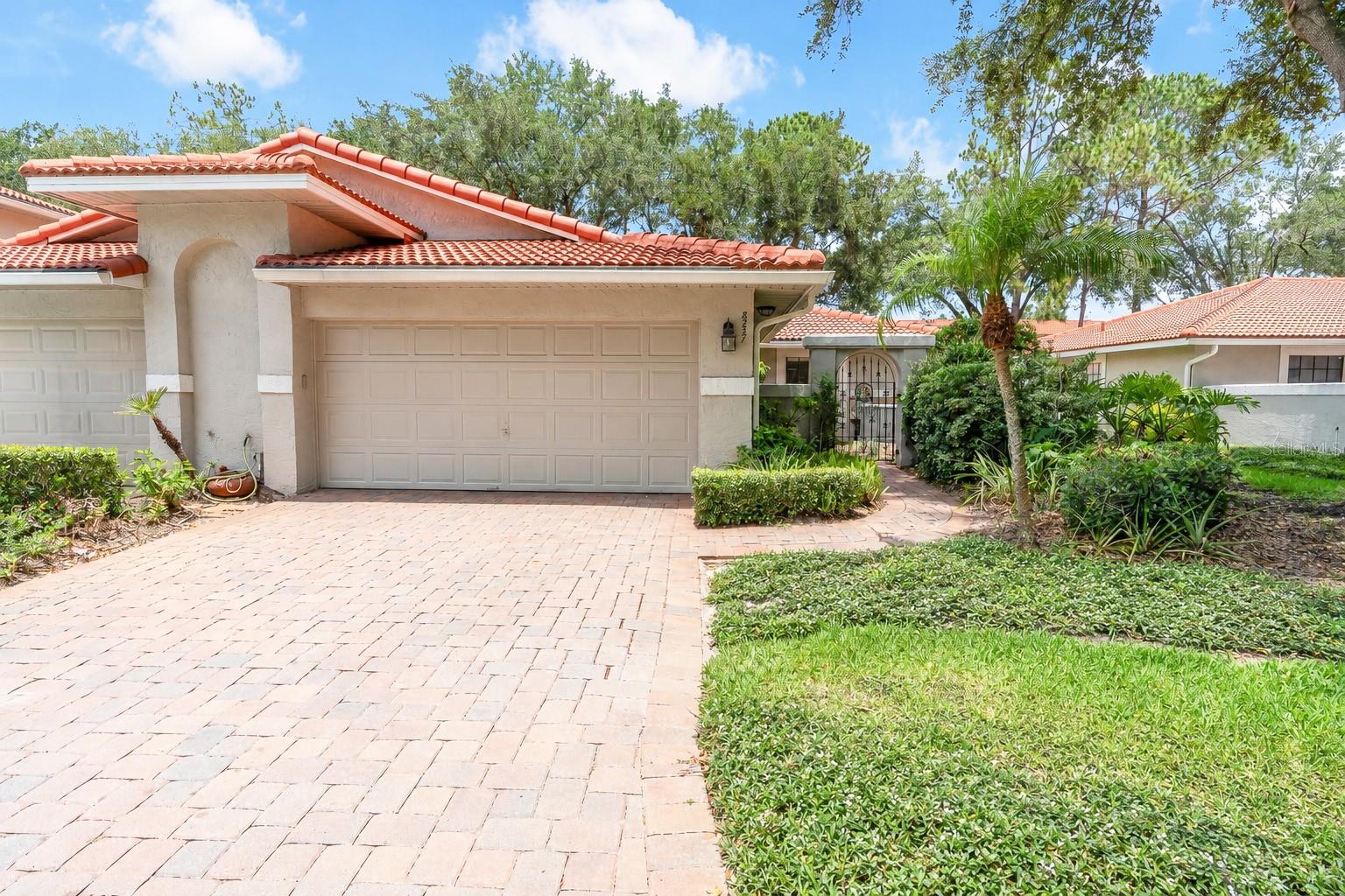 8237 BREEZE COVE LN, ORLANDO, FL, 32819