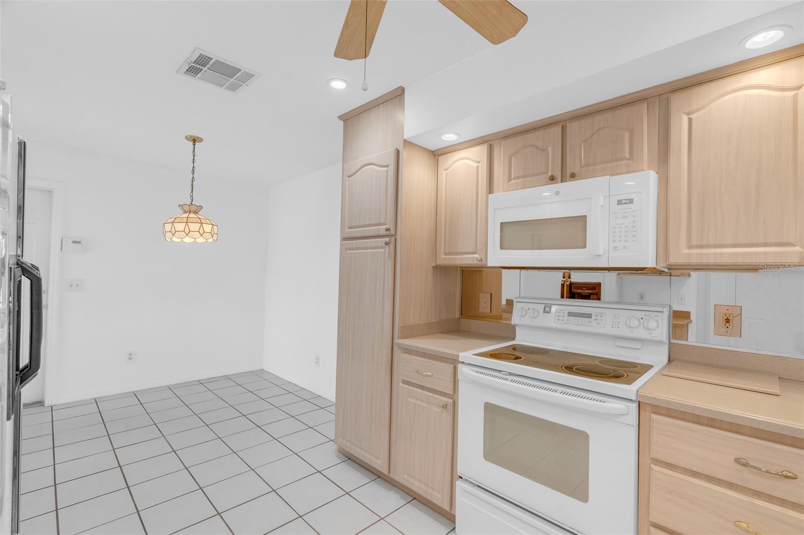 8237 BREEZE COVE LN, ORLANDO, FL, 32819