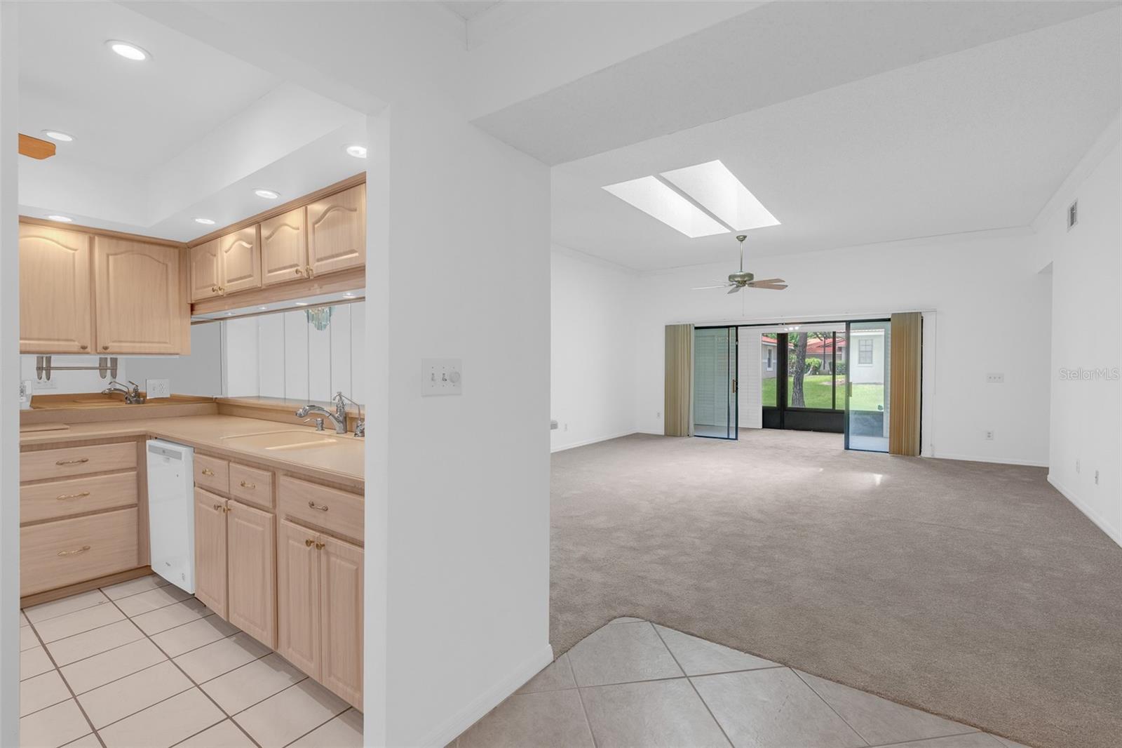 8237 BREEZE COVE LN, ORLANDO, FL, 32819