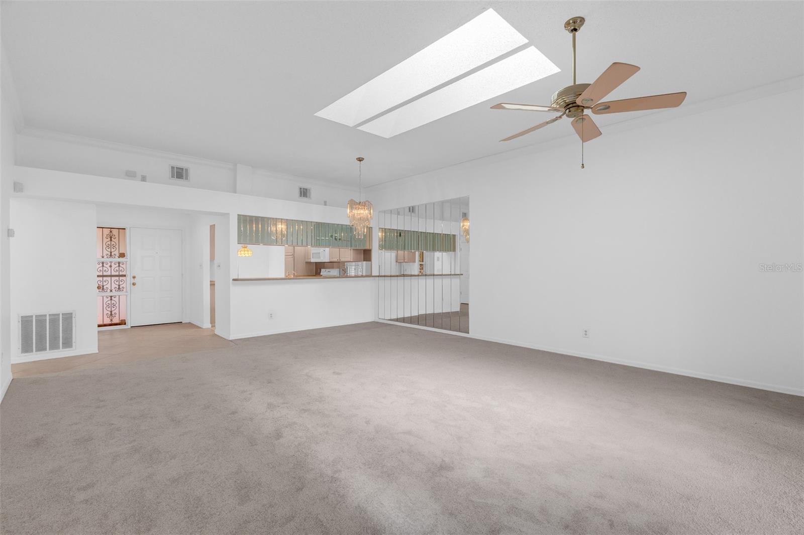 8237 BREEZE COVE LN, ORLANDO, FL, 32819