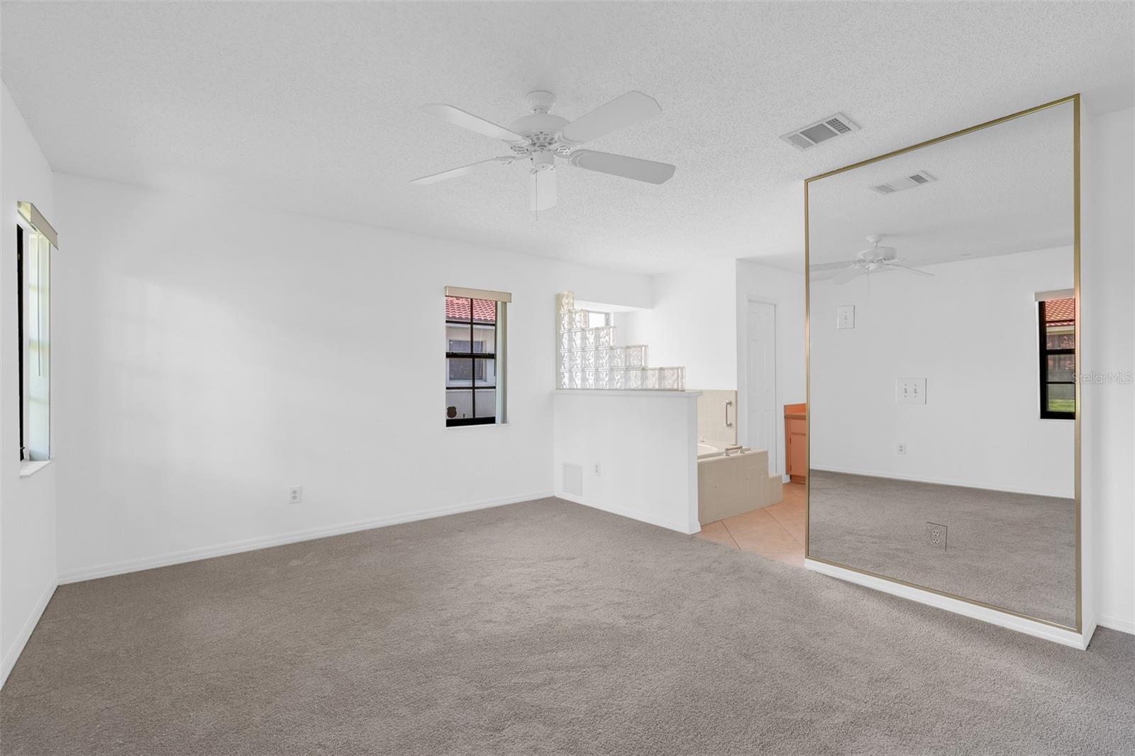 8237 BREEZE COVE LN, ORLANDO, FL, 32819