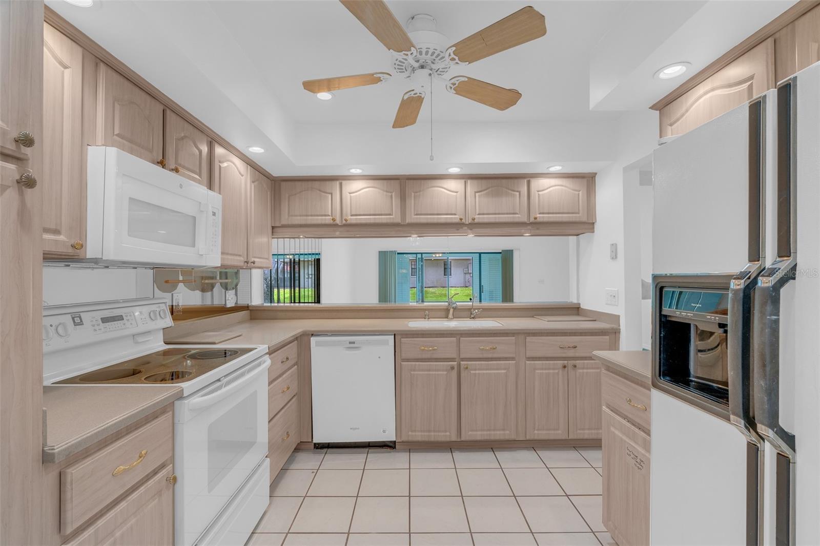 8237 BREEZE COVE LN, ORLANDO, FL, 32819
