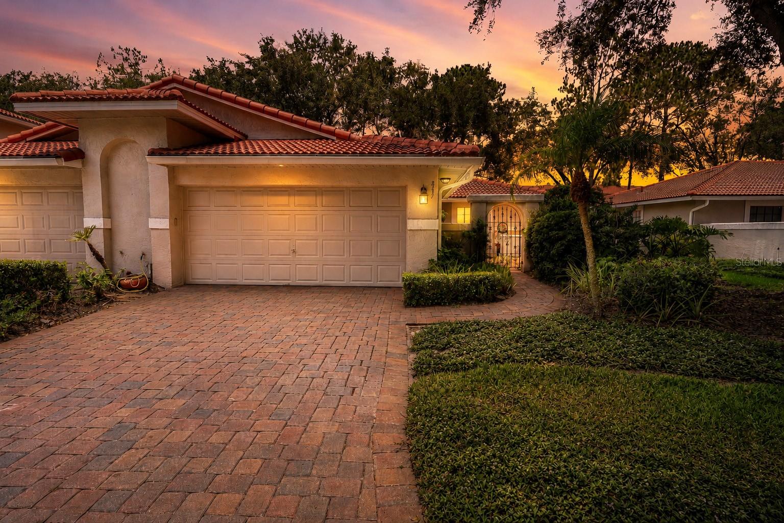 8237 BREEZE COVE LN, ORLANDO, FL, 32819