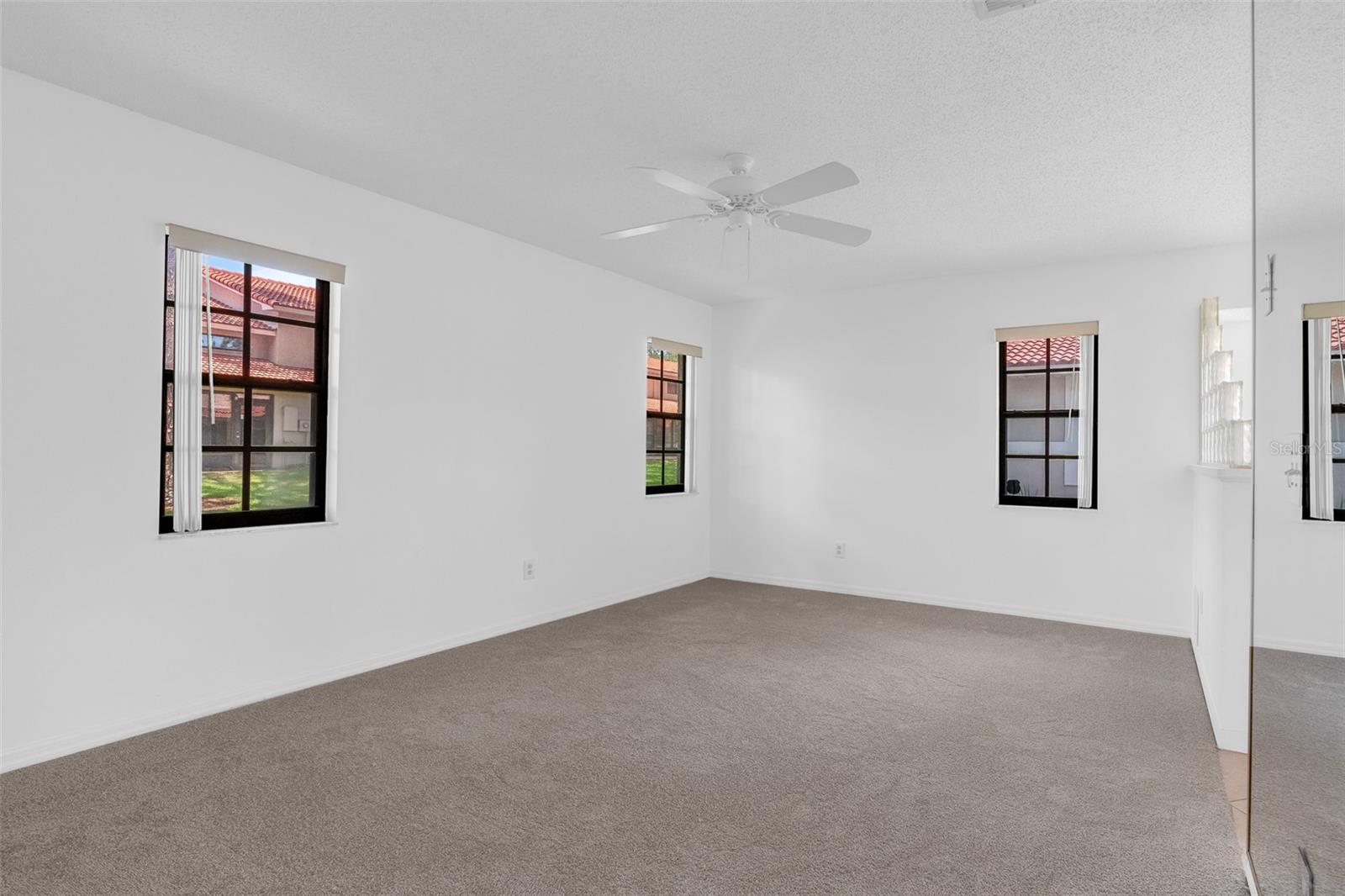 8237 BREEZE COVE LN, ORLANDO, FL, 32819