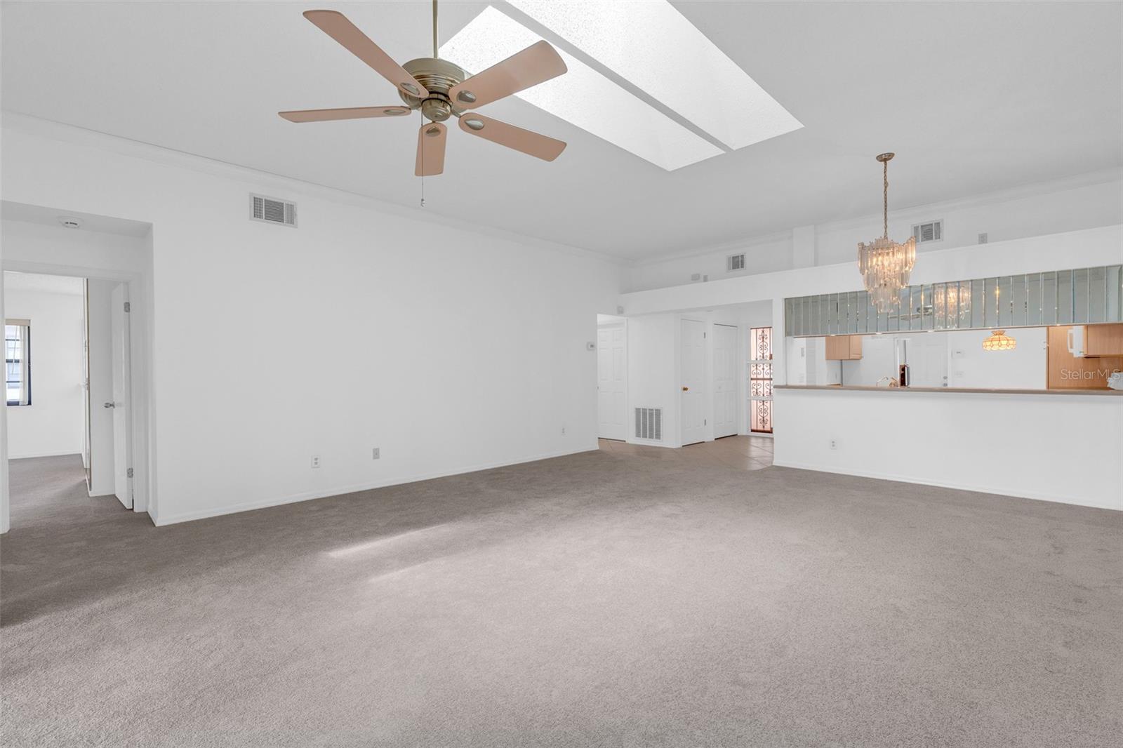 8237 BREEZE COVE LN, ORLANDO, FL, 32819