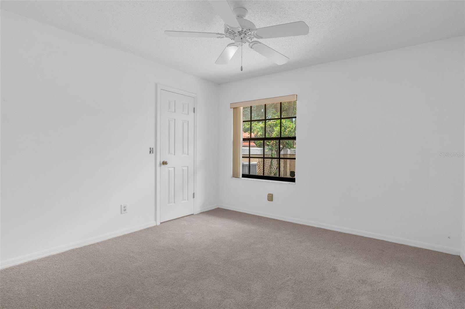 8237 BREEZE COVE LN, ORLANDO, FL, 32819