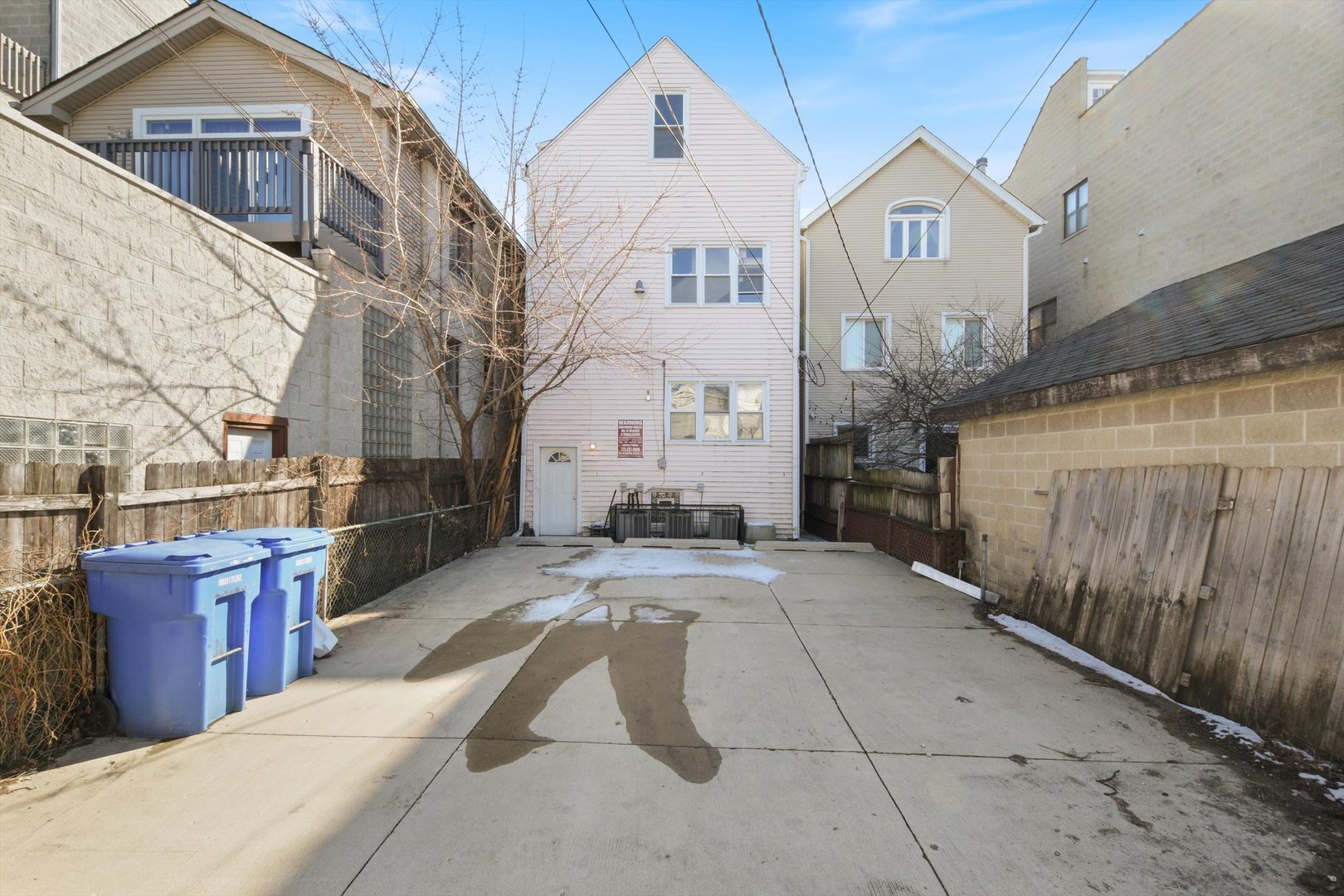 2222 W Belden Avenue, Chicago, IL 60647