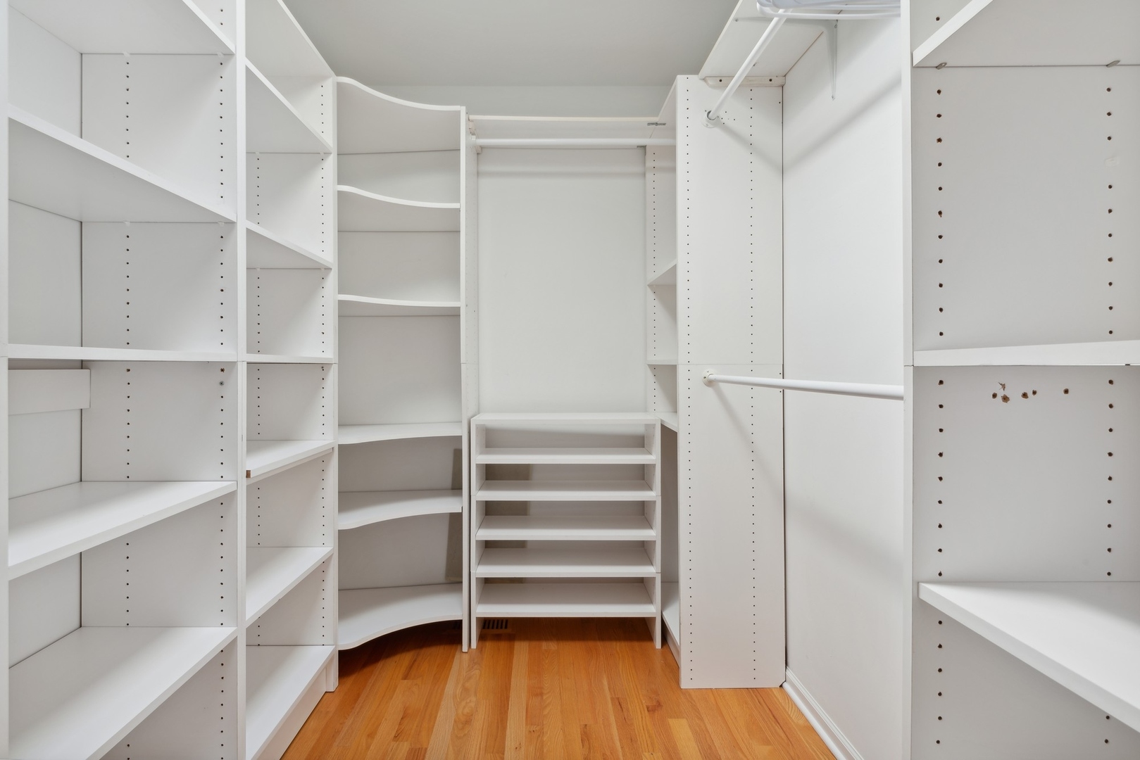 MLS #MRD11661972 image #2