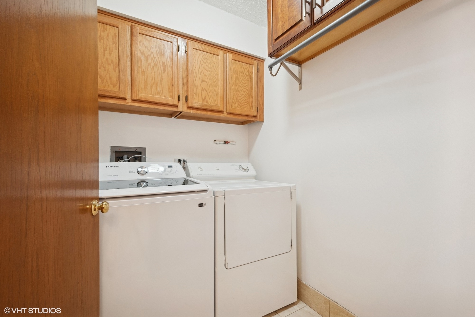 5225 N Riversedge Terrace, Unit #302, Chicago, IL 60630