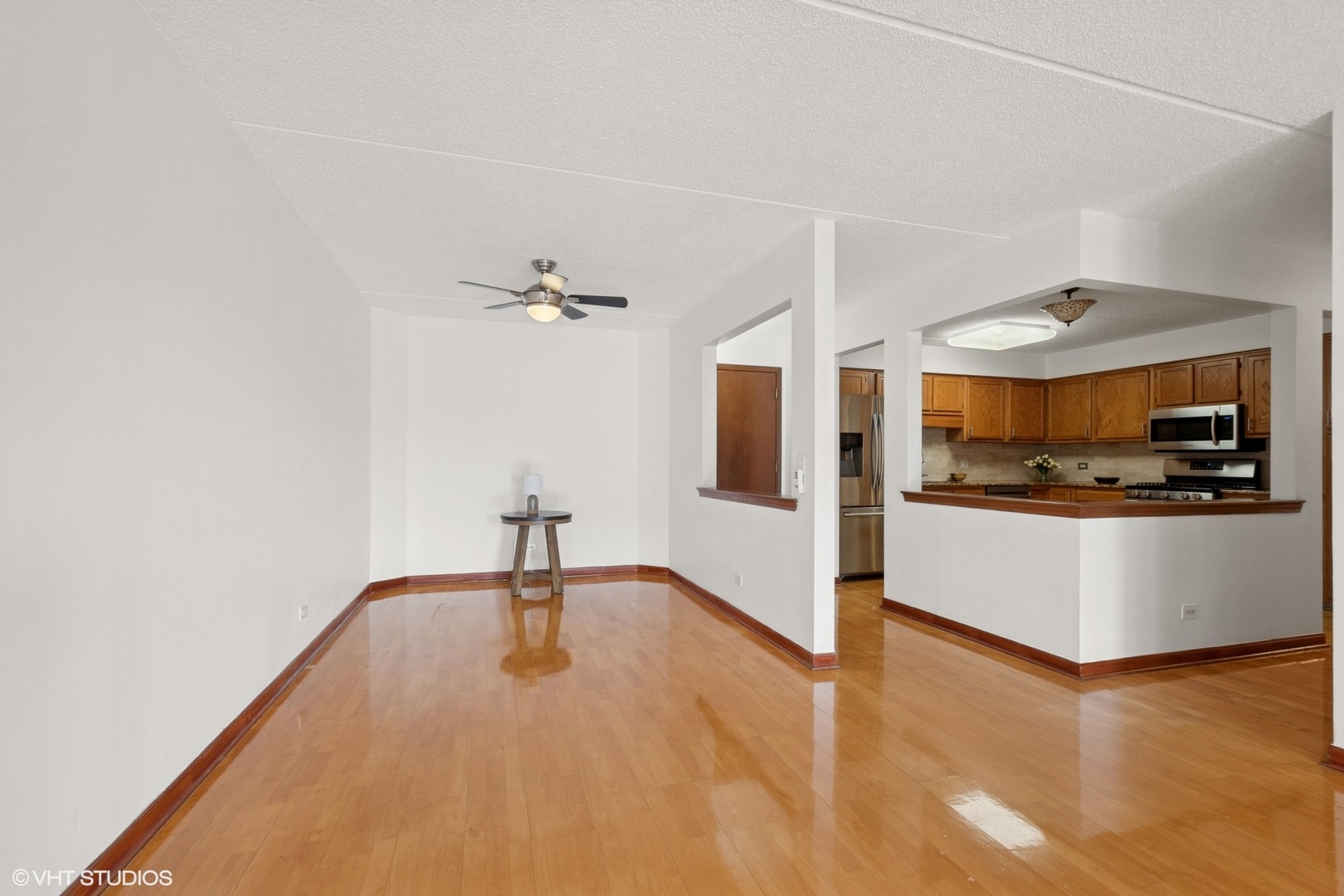 5225 N Riversedge Terrace, Unit #302, Chicago, IL 60630