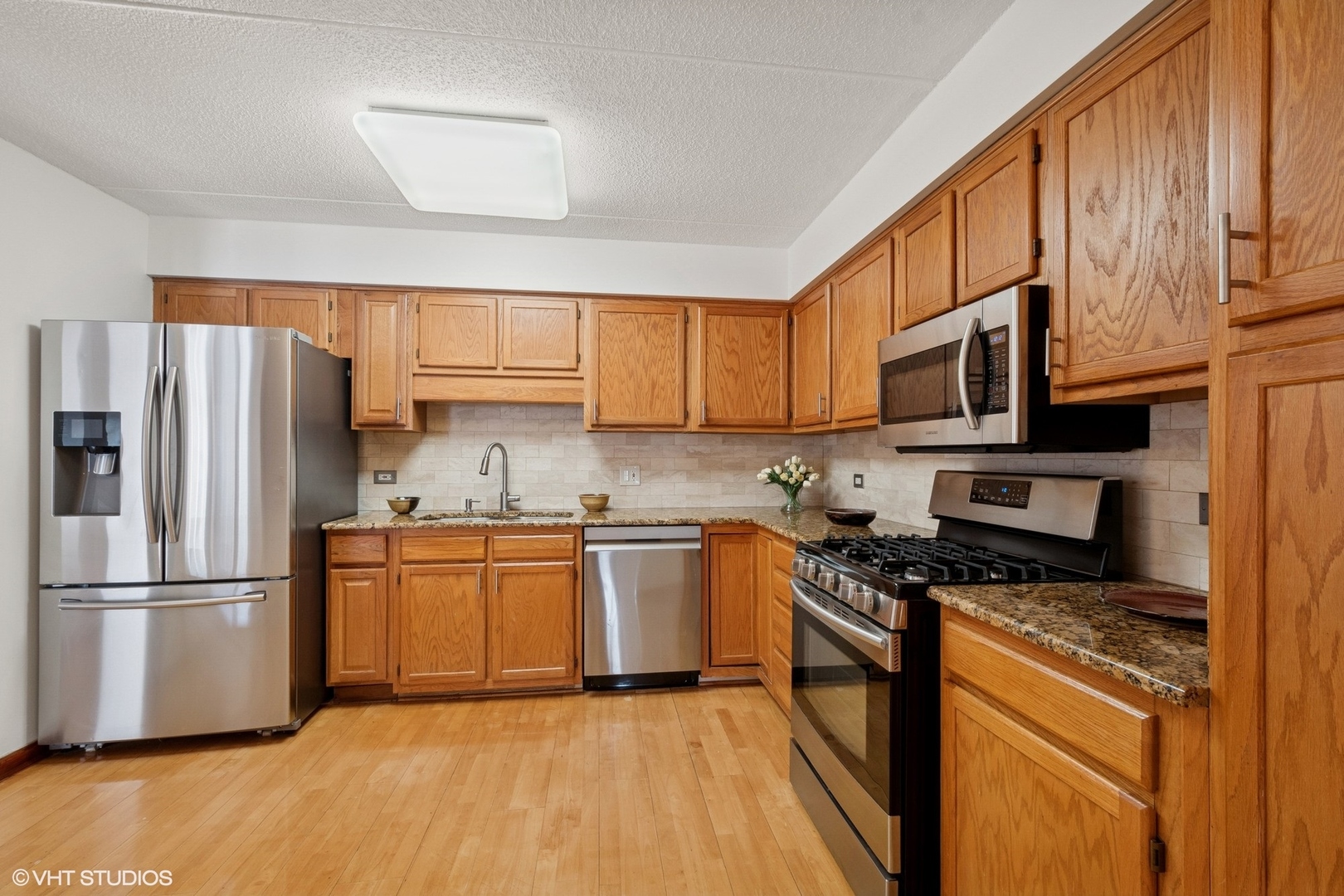 5225 N Riversedge Terrace, Unit #302, Chicago, IL 60630