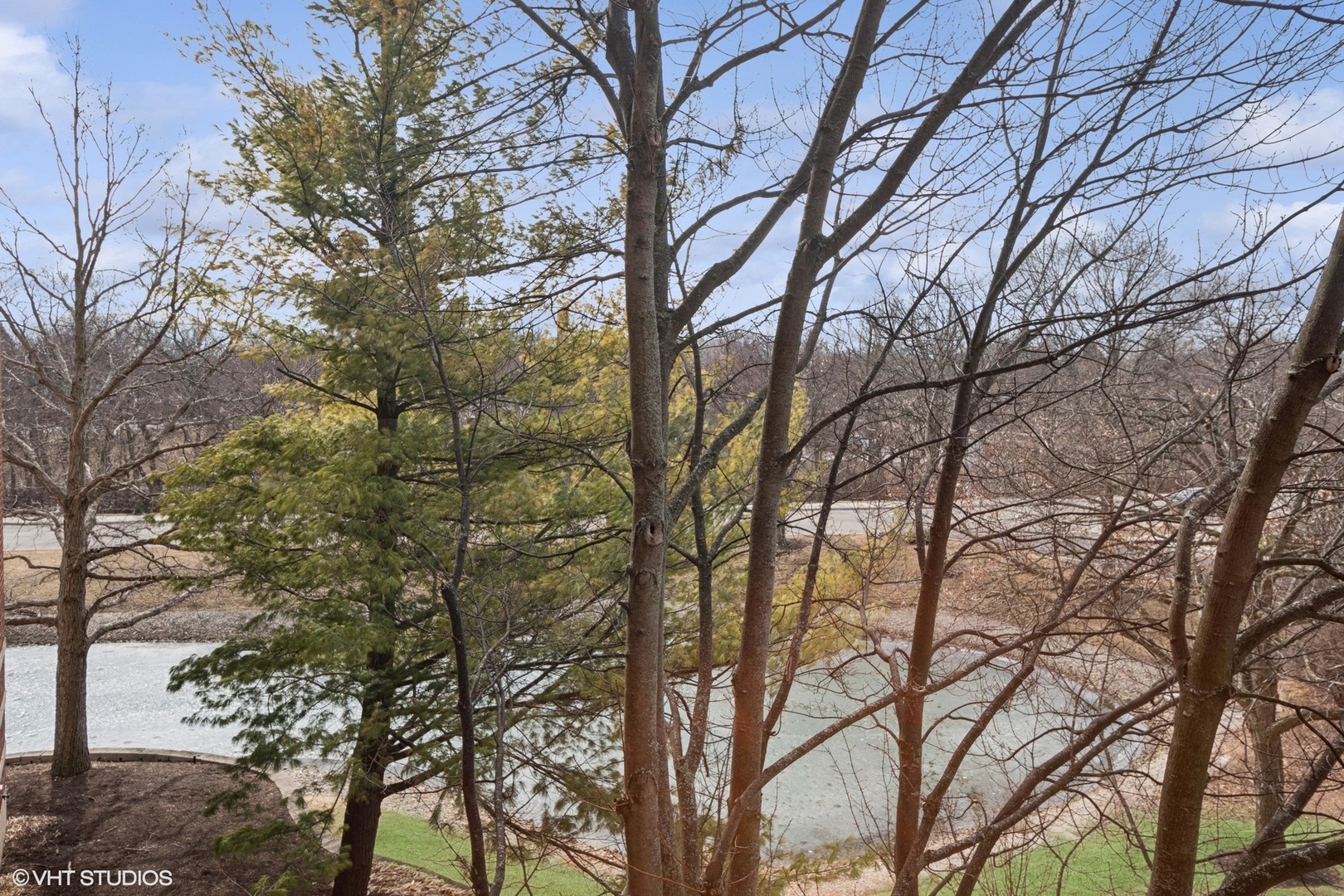 5225 N Riversedge Terrace, Unit #302, Chicago, IL 60630