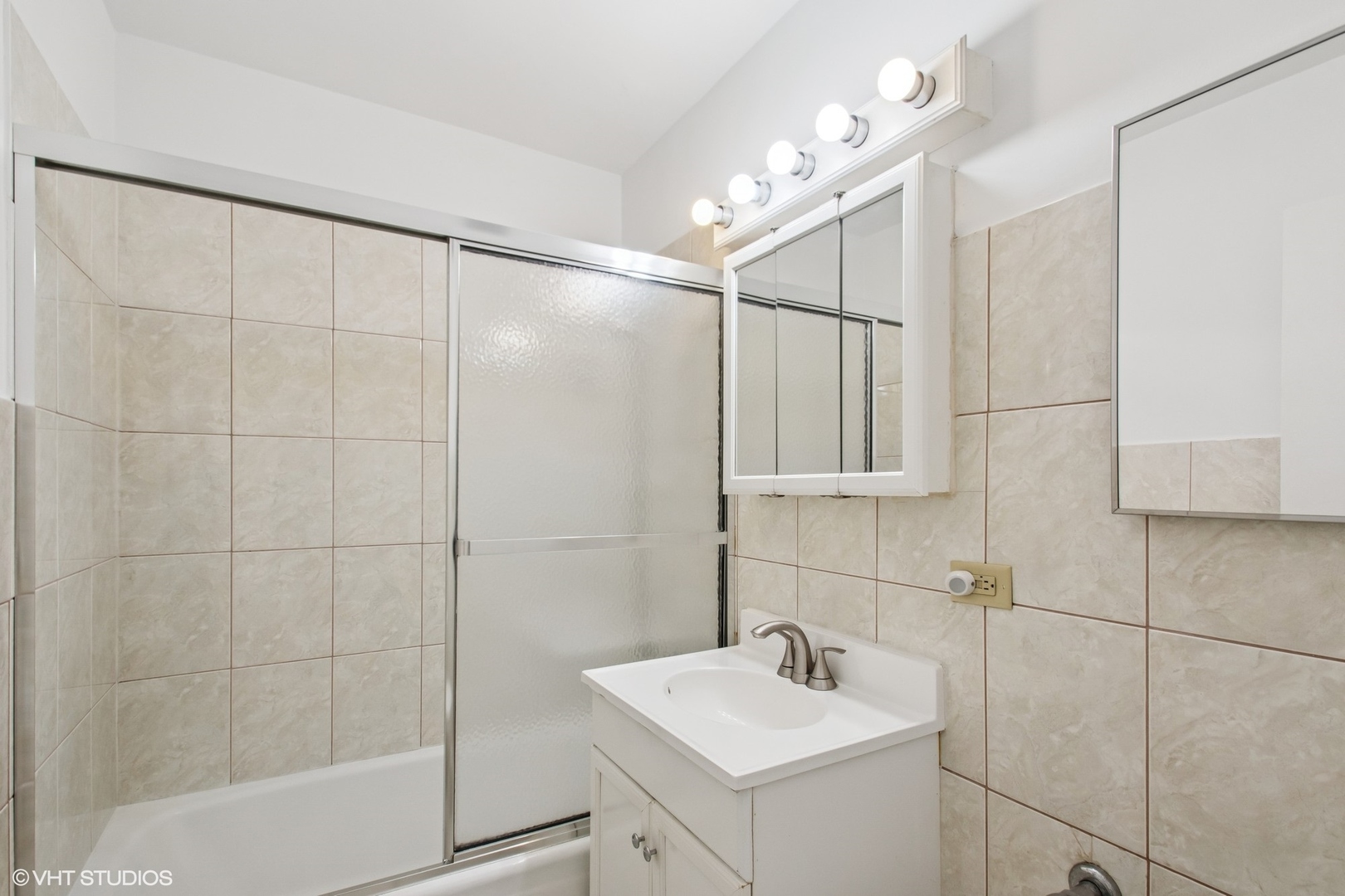 5757 N SHERIDAN Road, Unit #14D, Chicago, IL 60660