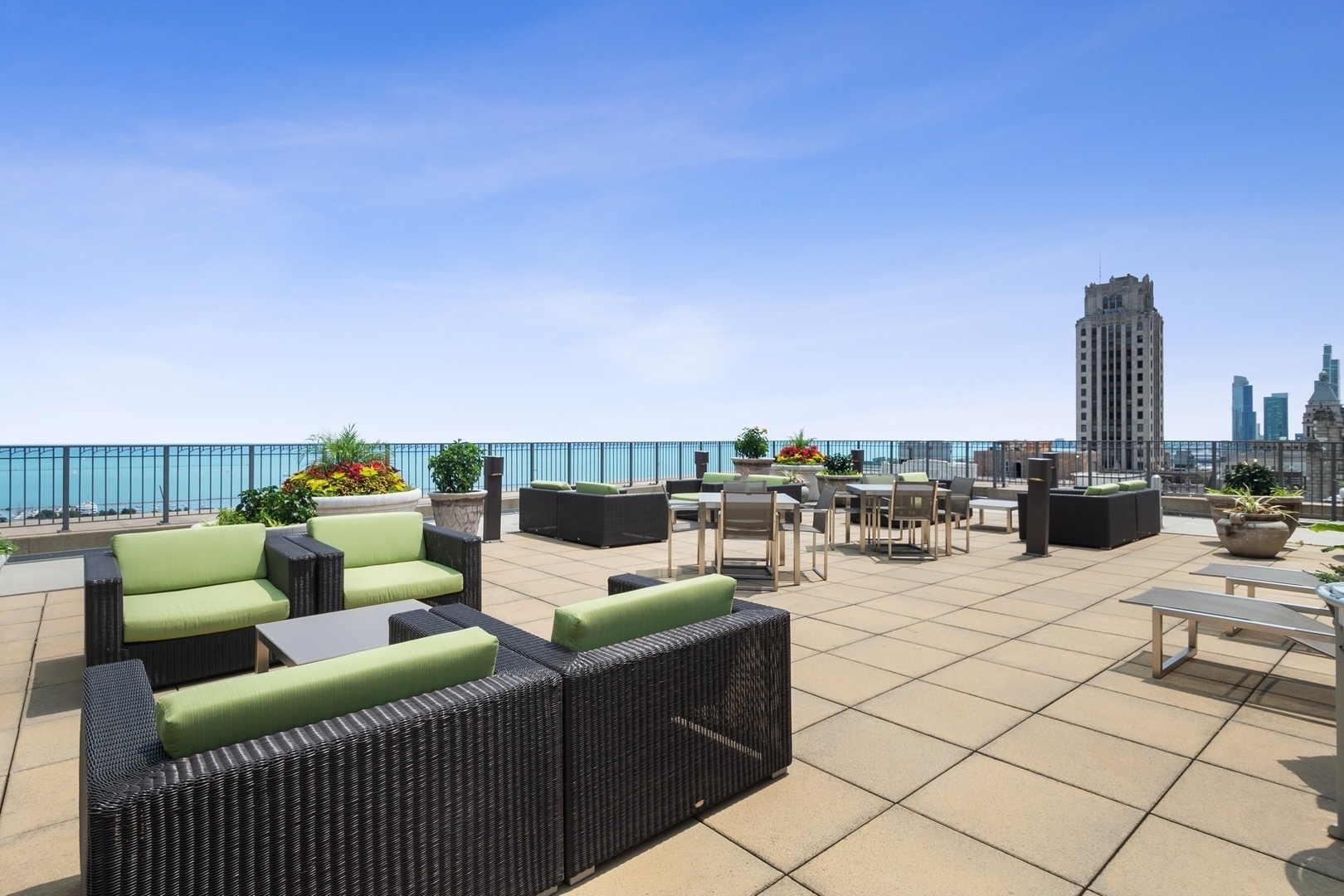 130 N Garland Court, Unit #2307, Chicago, IL 60602