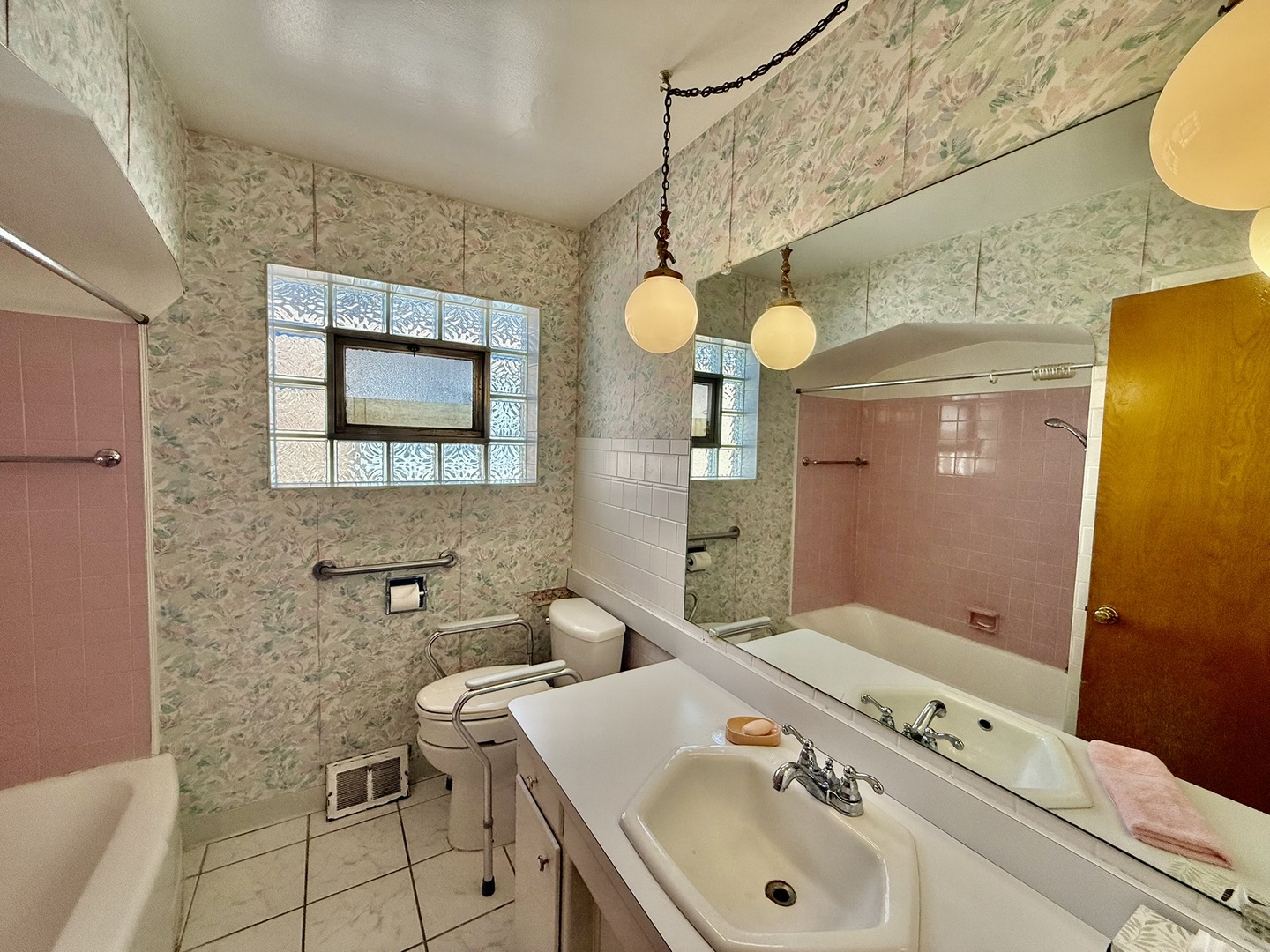 5823 S Melvina Avenue, Chicago, IL 60638