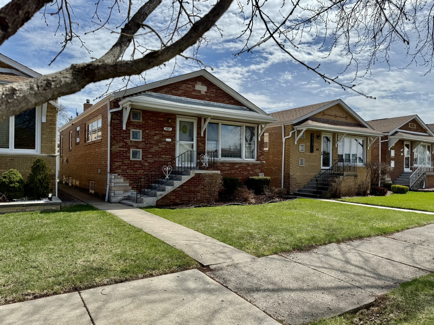 5823 S Melvina Avenue, Chicago, IL 60638