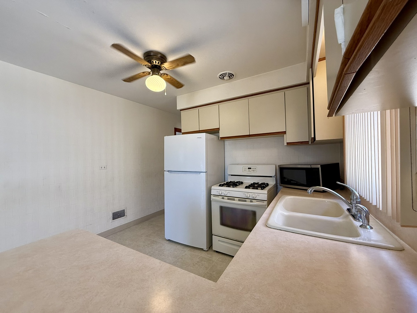 5823 S Melvina Avenue, Chicago, IL 60638